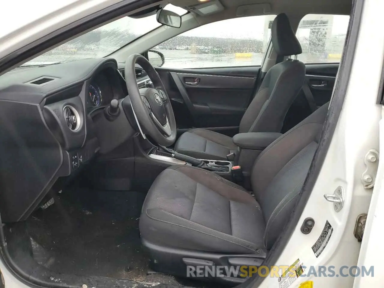 7 fotografías del automóvil dañado 5YFBURHE6KP884410 TOYOTA COROLLA 2019