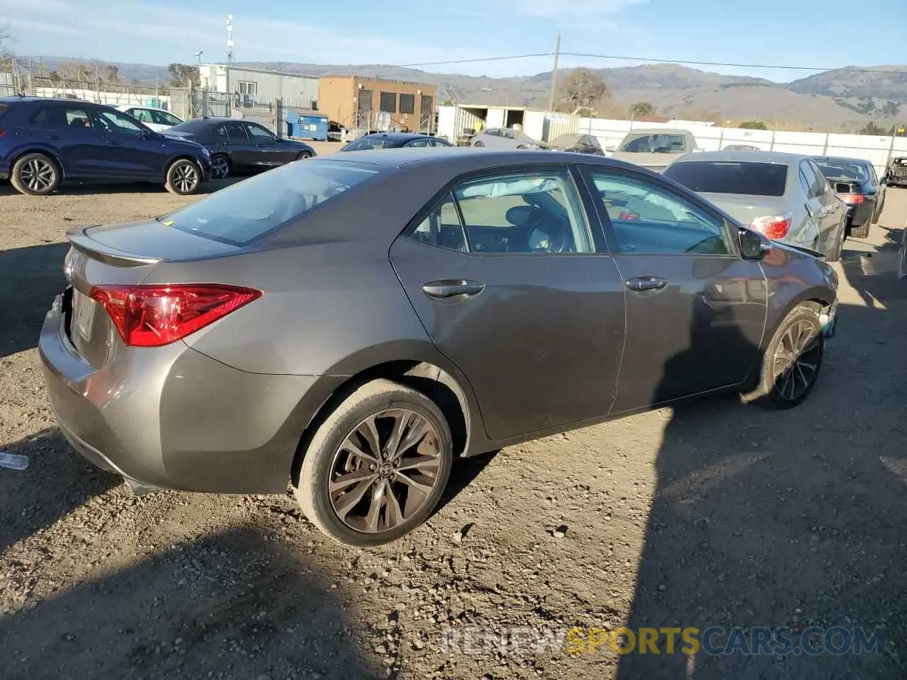 3 fotografías del automóvil dañado 5YFBURHE6KP885914 TOYOTA COROLLA 2019