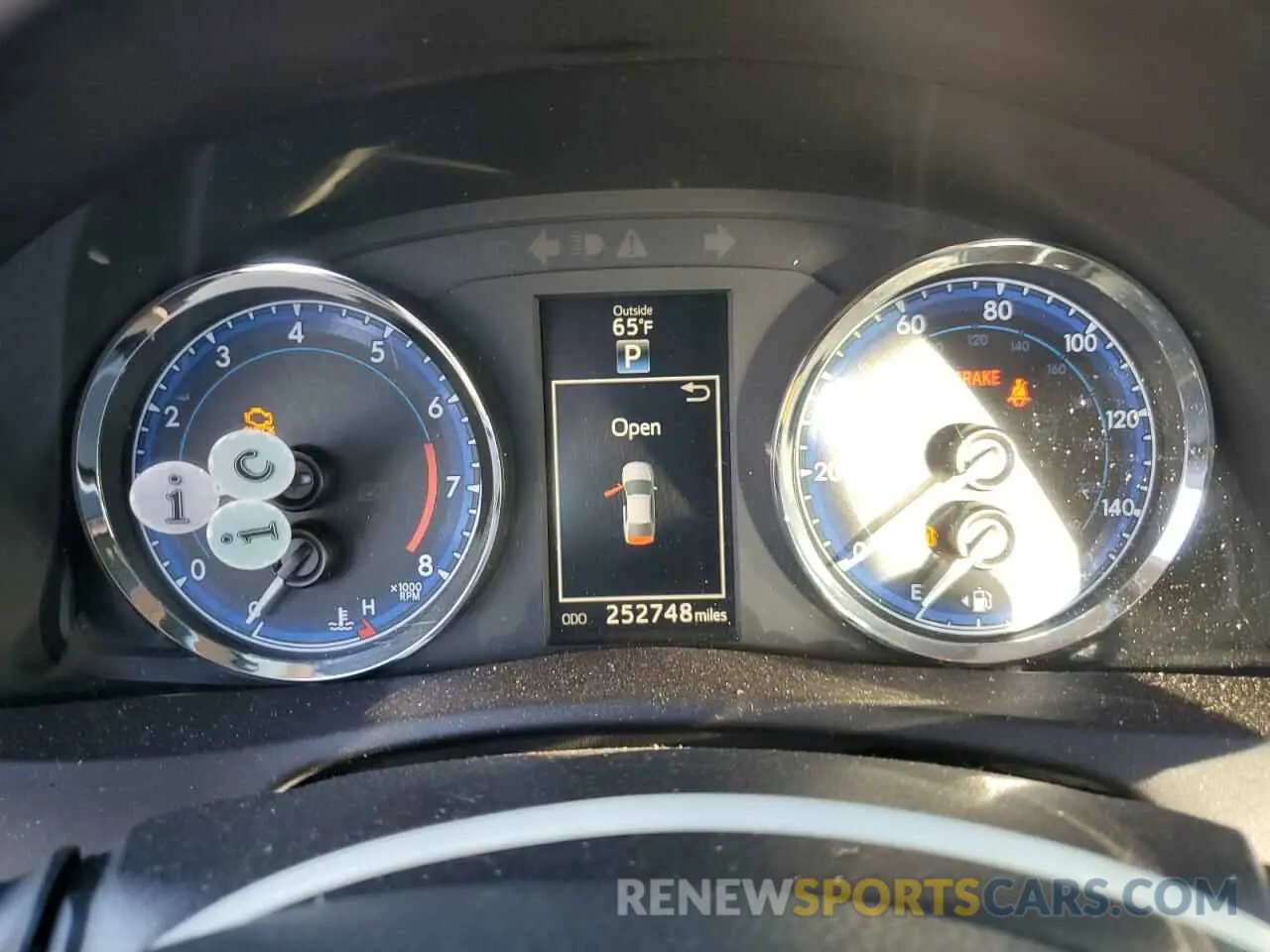 9 fotografías del automóvil dañado 5YFBURHE6KP885914 TOYOTA COROLLA 2019