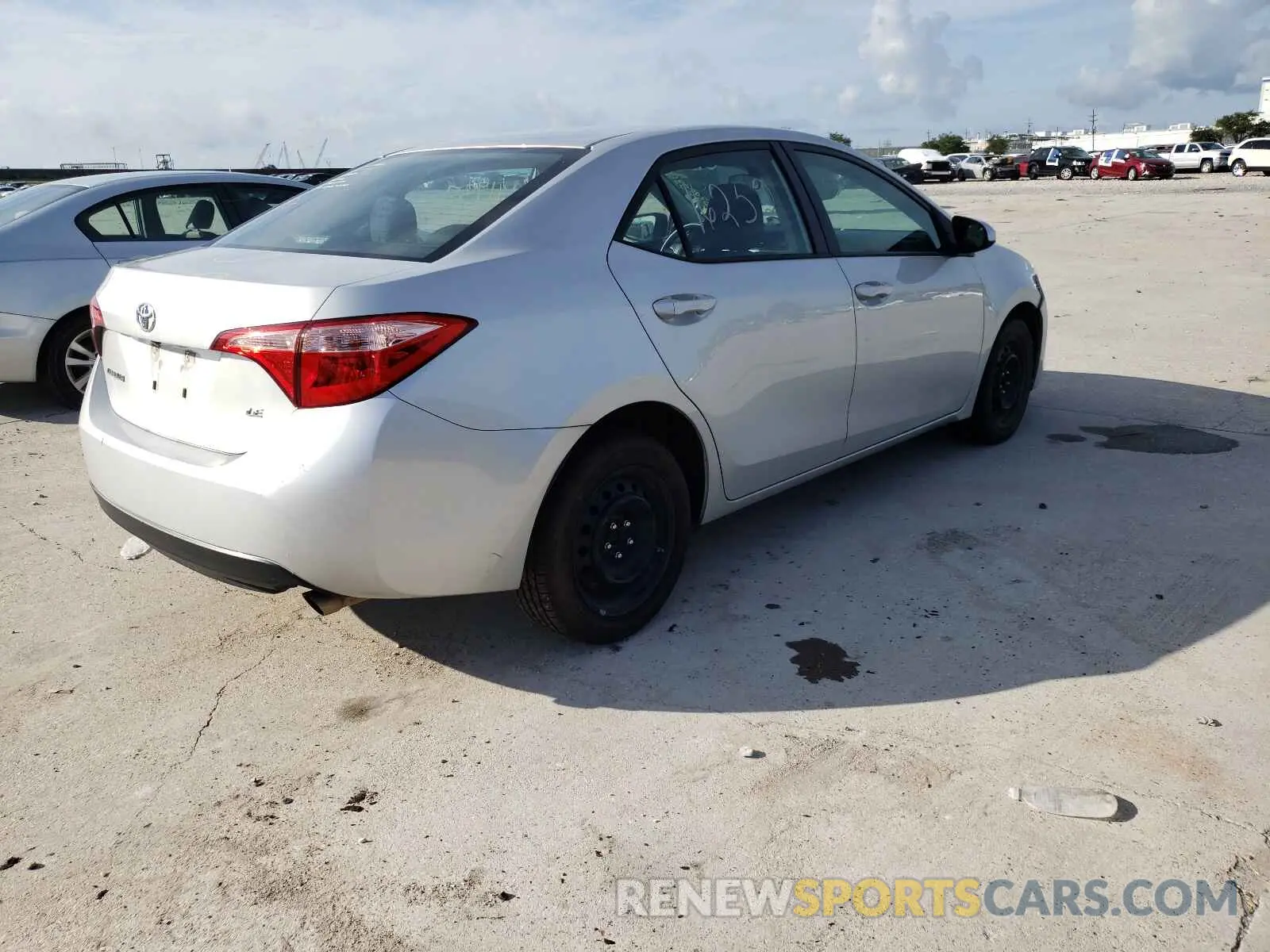 4 fotografías del automóvil dañado 5YFBURHE6KP887064 TOYOTA COROLLA 2019