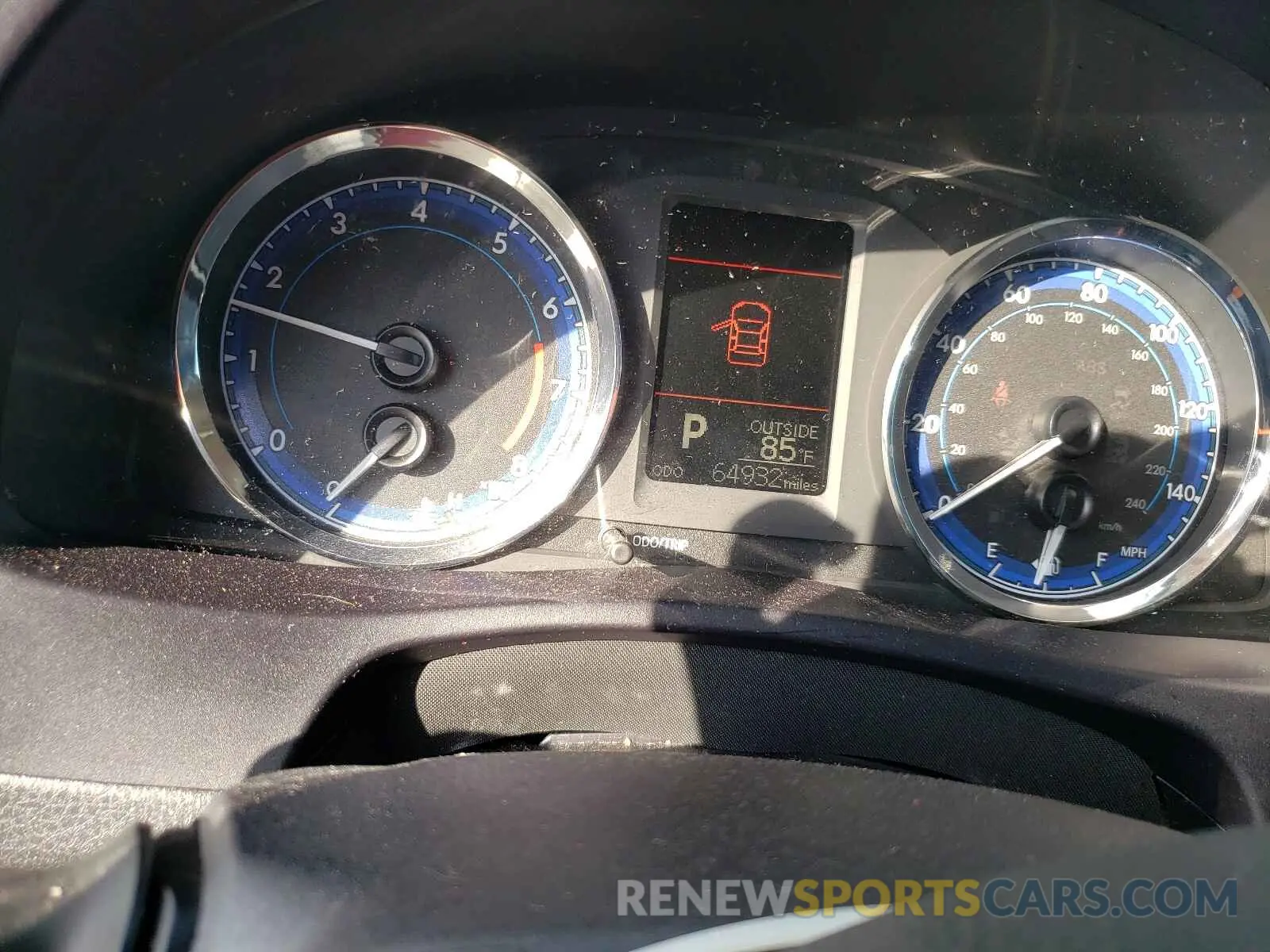 8 fotografías del automóvil dañado 5YFBURHE6KP887064 TOYOTA COROLLA 2019