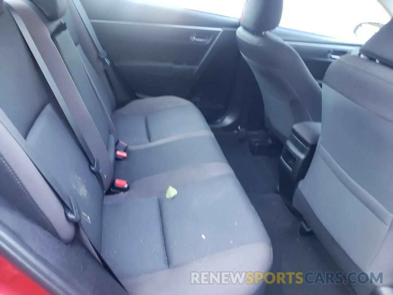 6 fotografías del automóvil dañado 5YFBURHE6KP888800 TOYOTA COROLLA 2019