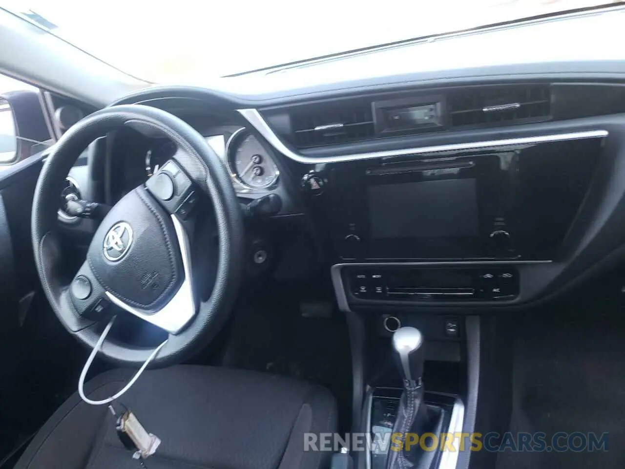 9 fotografías del automóvil dañado 5YFBURHE6KP888800 TOYOTA COROLLA 2019