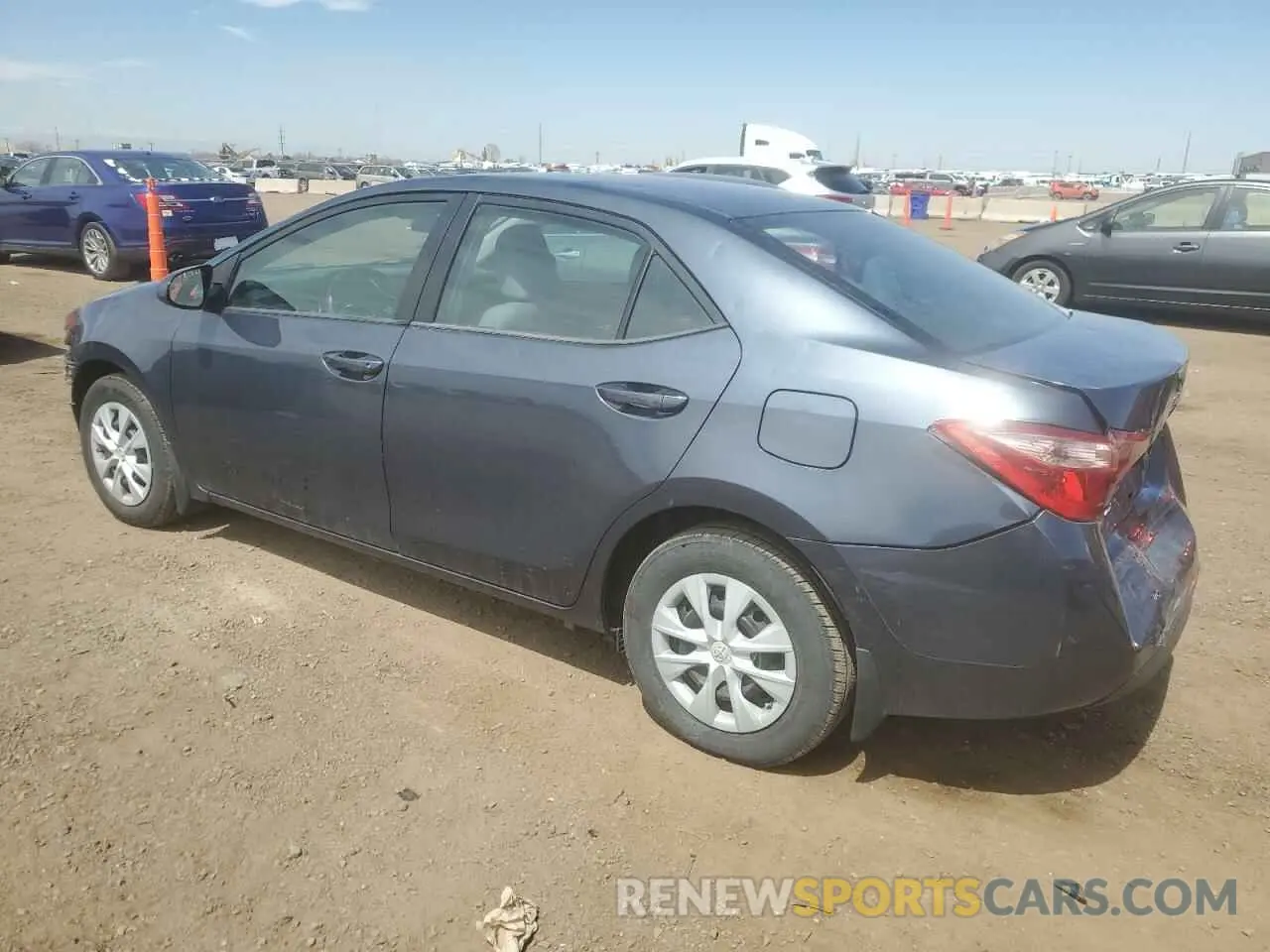 2 fotografías del automóvil dañado 5YFBURHE6KP889459 TOYOTA COROLLA 2019