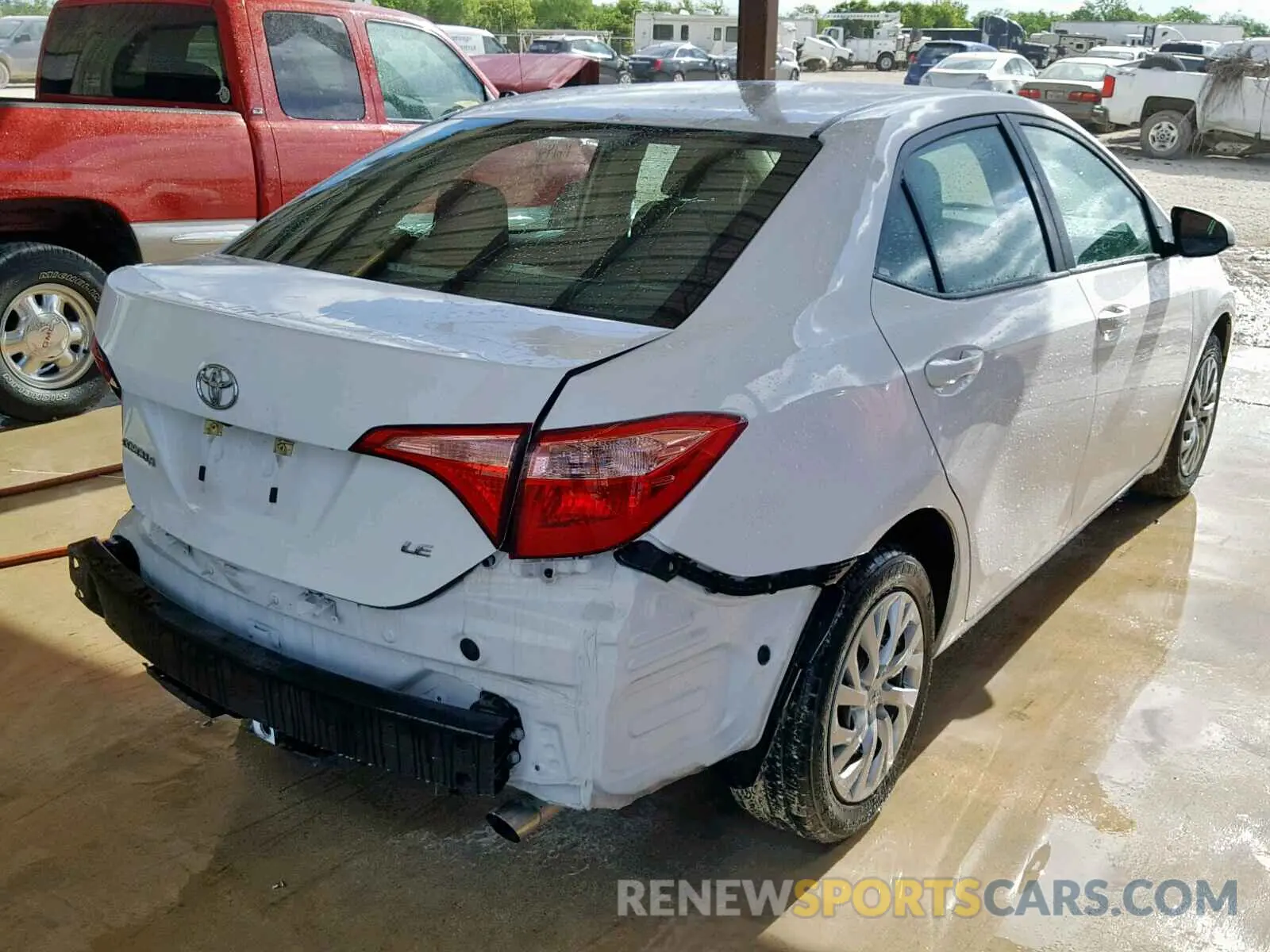 4 fotografías del automóvil dañado 5YFBURHE6KP899201 TOYOTA COROLLA 2019