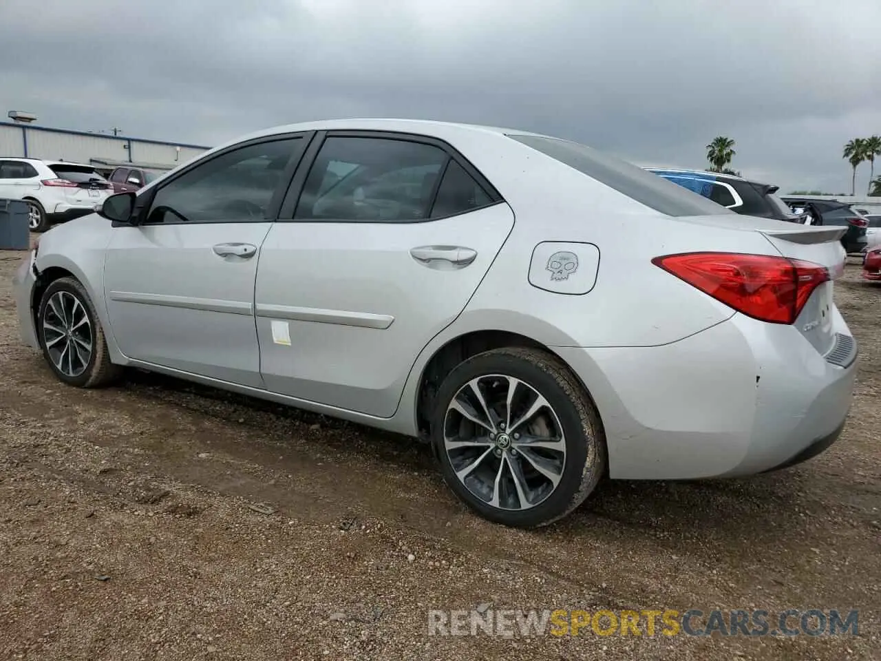 2 fotografías del automóvil dañado 5YFBURHE6KP905577 TOYOTA COROLLA 2019