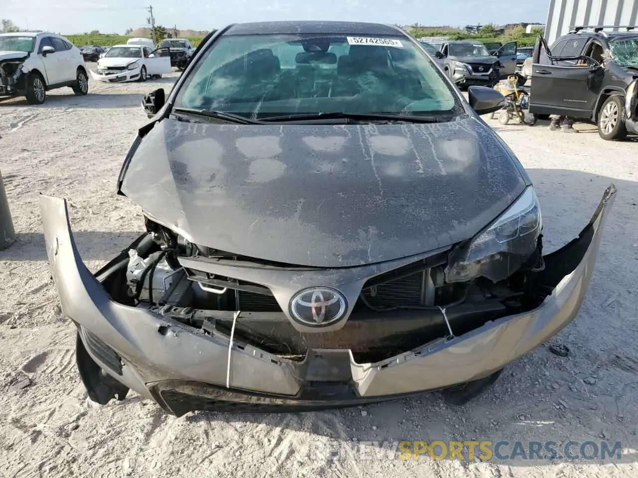 5 fotografías del automóvil dañado 5YFBURHE6KP911833 TOYOTA COROLLA 2019