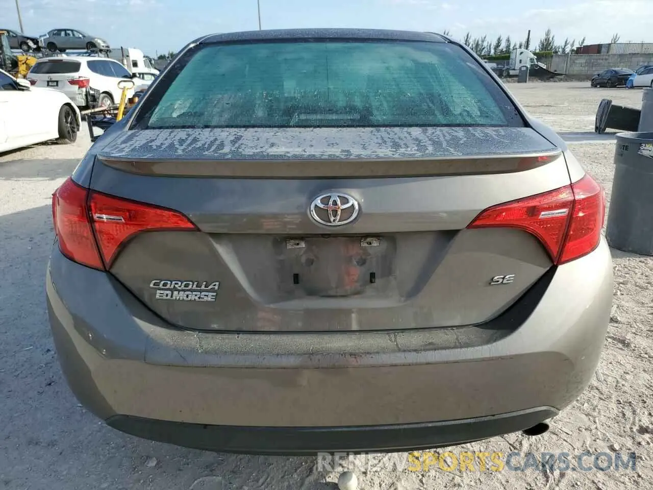 6 fotografías del automóvil dañado 5YFBURHE6KP911833 TOYOTA COROLLA 2019