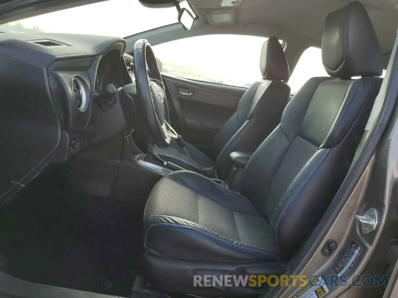 7 fotografías del automóvil dañado 5YFBURHE6KP911833 TOYOTA COROLLA 2019