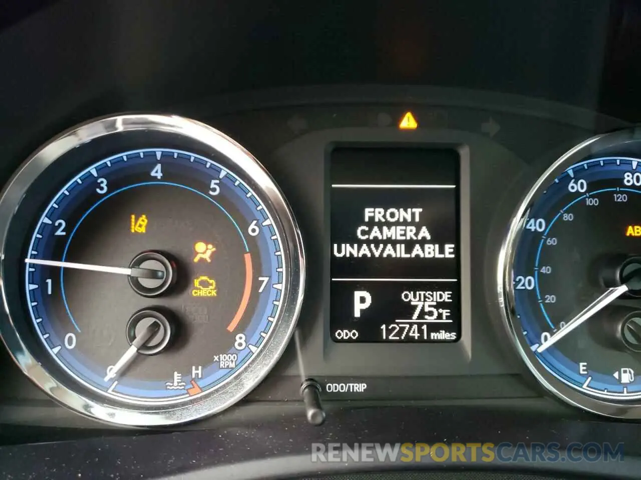 8 fotografías del automóvil dañado 5YFBURHE6KP920094 TOYOTA COROLLA 2019