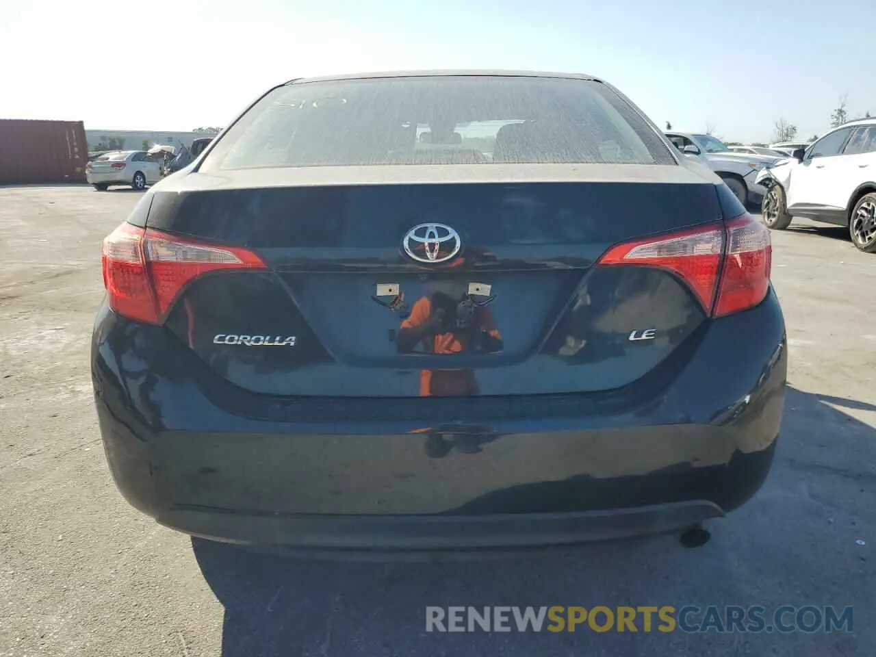 6 fotografías del automóvil dañado 5YFBURHE6KP922055 TOYOTA COROLLA 2019
