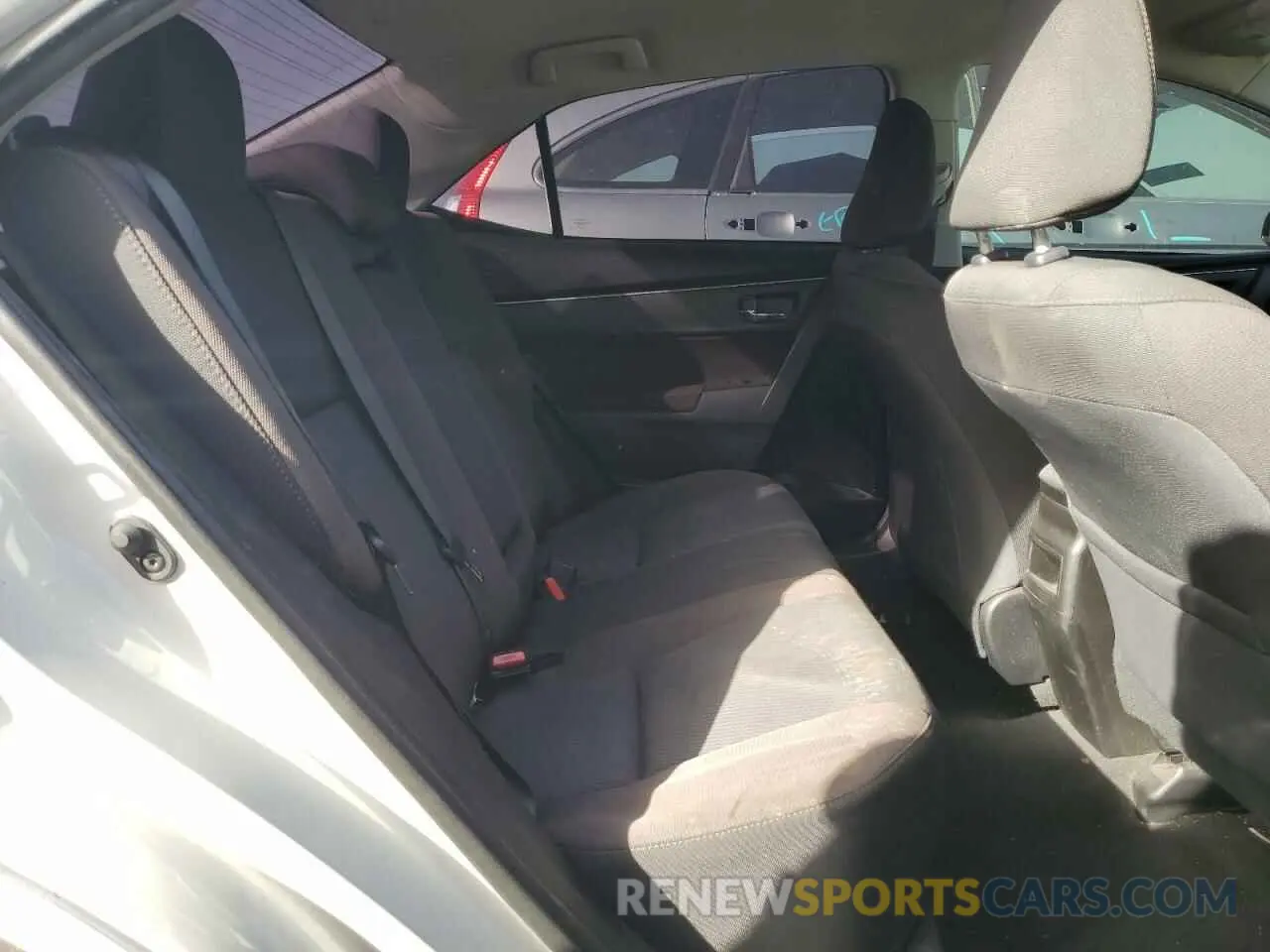 10 fotografías del automóvil dañado 5YFBURHE6KP922119 TOYOTA COROLLA 2019