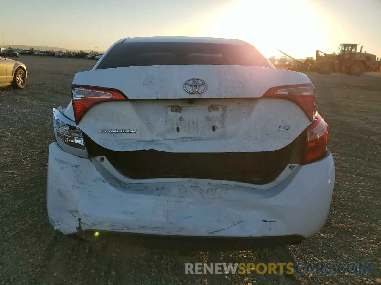 6 fotografías del automóvil dañado 5YFBURHE6KP922119 TOYOTA COROLLA 2019