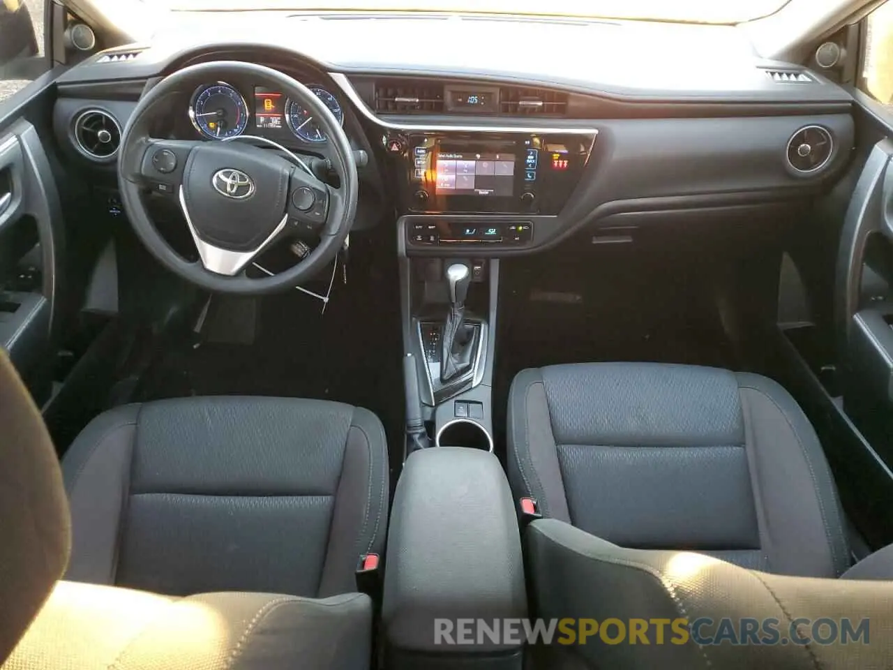 8 fotografías del automóvil dañado 5YFBURHE6KP922119 TOYOTA COROLLA 2019