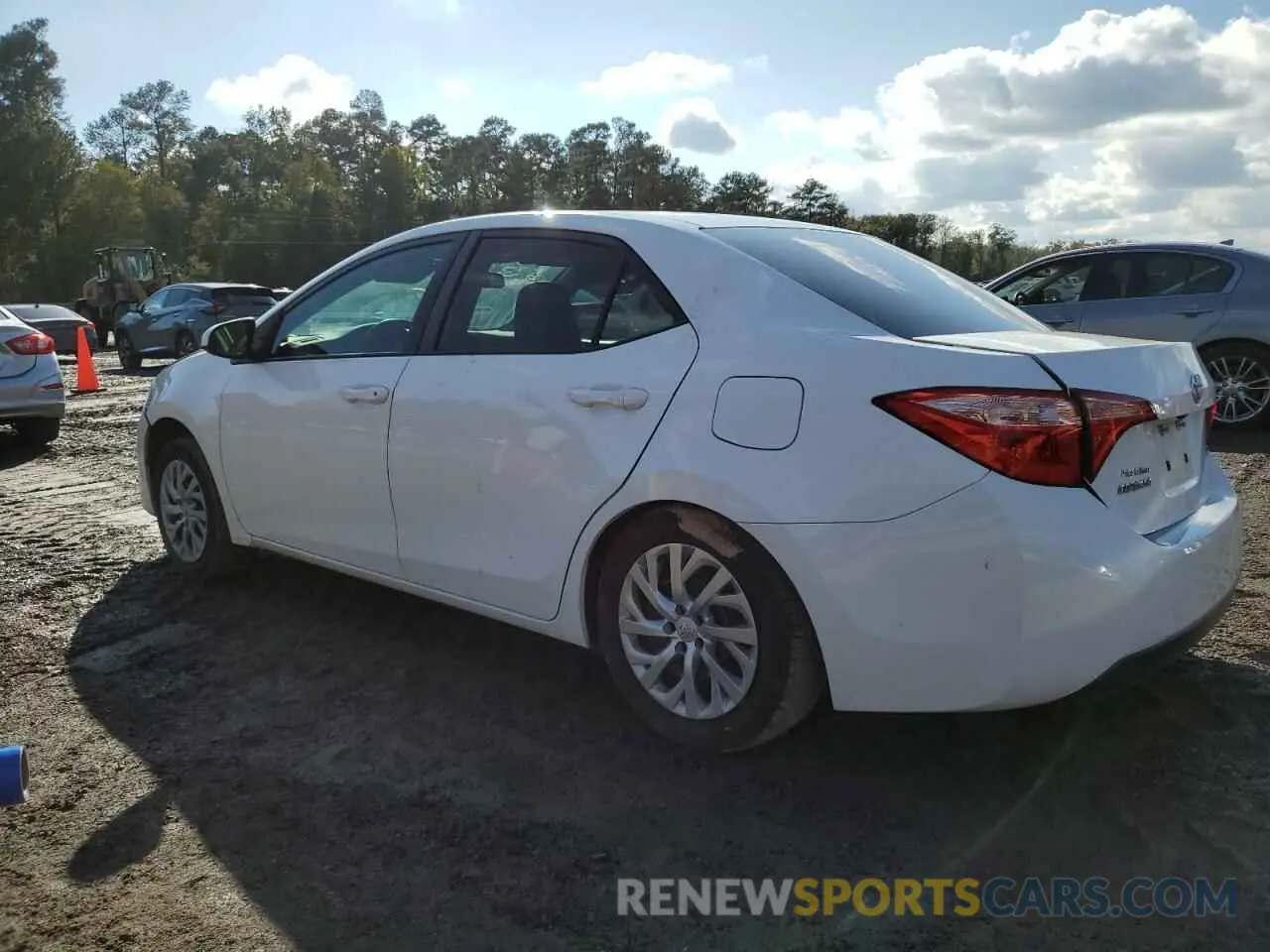 2 fotografías del automóvil dañado 5YFBURHE6KP922217 TOYOTA COROLLA 2019