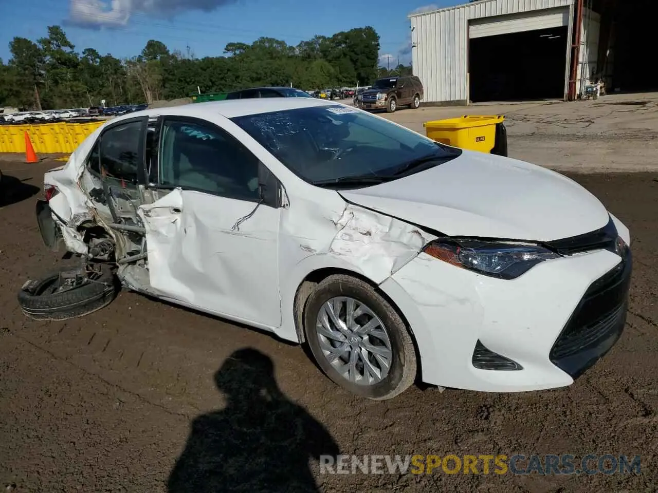 4 fotografías del automóvil dañado 5YFBURHE6KP922217 TOYOTA COROLLA 2019