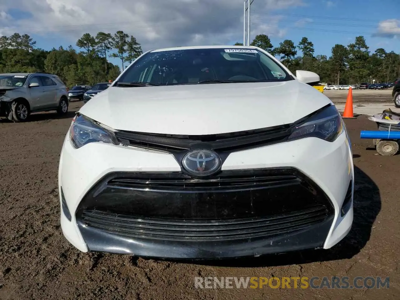 5 fotografías del automóvil dañado 5YFBURHE6KP922217 TOYOTA COROLLA 2019