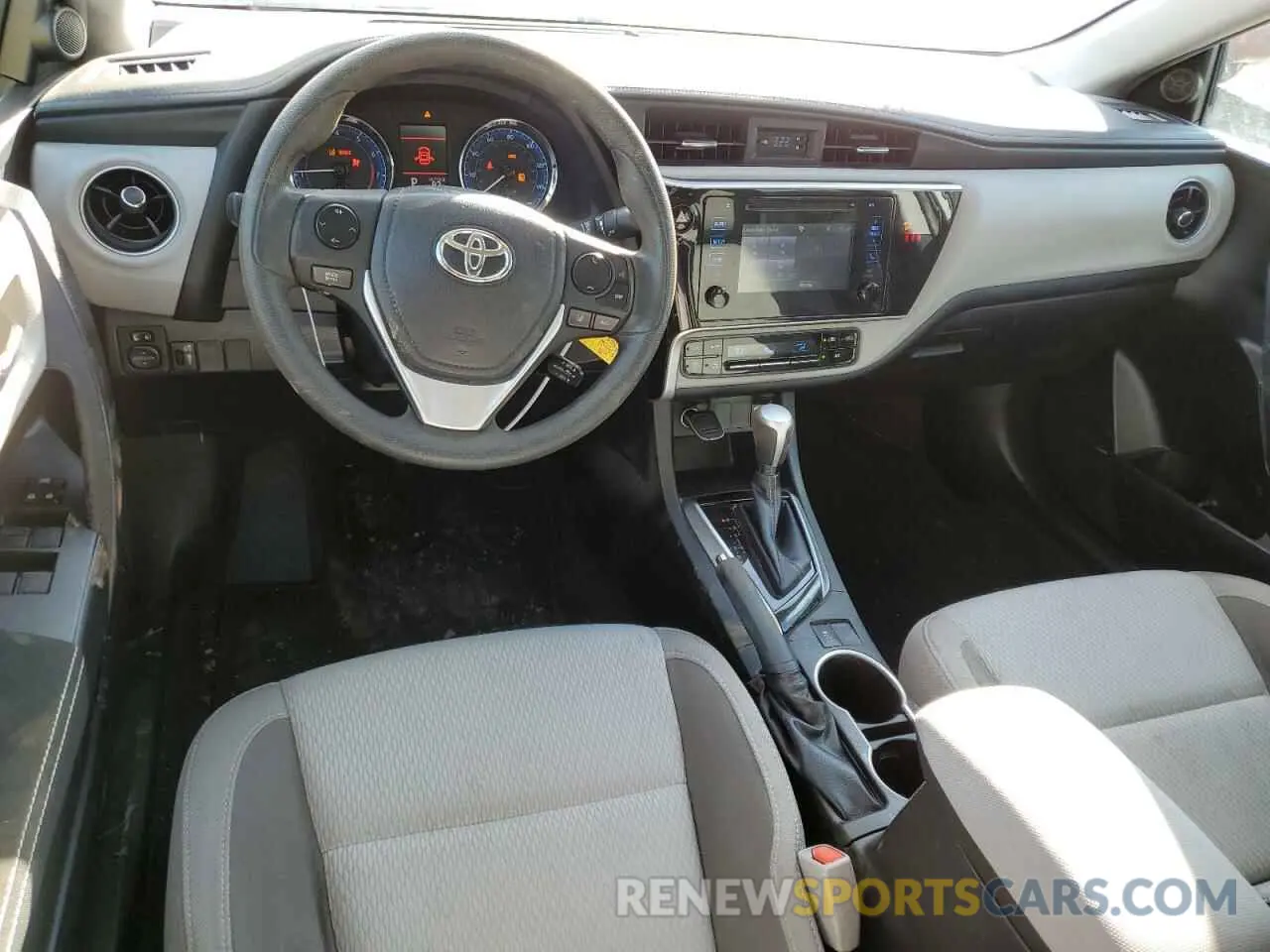 8 fotografías del automóvil dañado 5YFBURHE6KP922217 TOYOTA COROLLA 2019