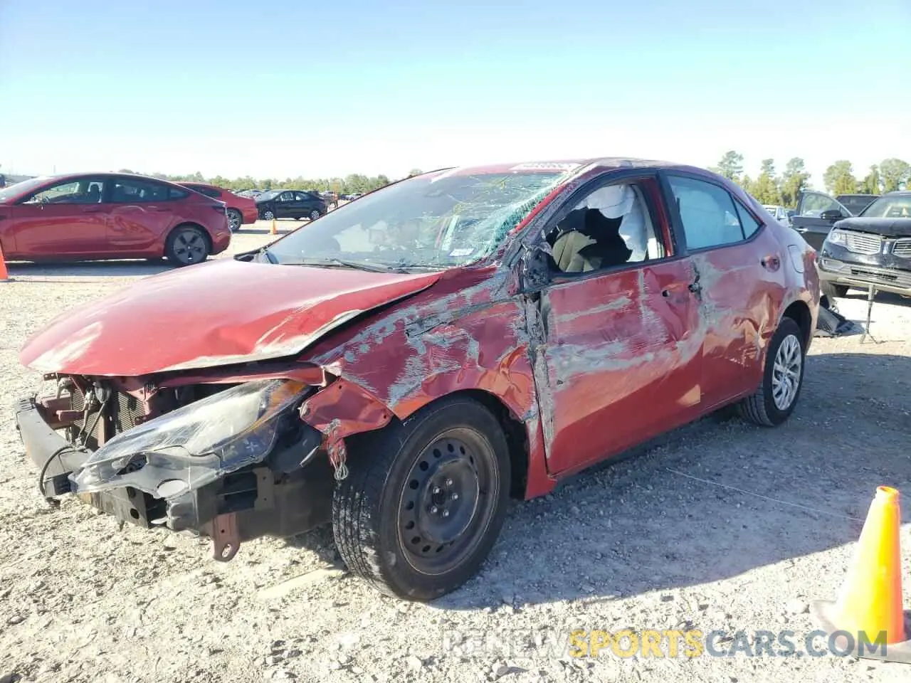 2 fotografías del automóvil dañado 5YFBURHE6KP930639 TOYOTA COROLLA 2019