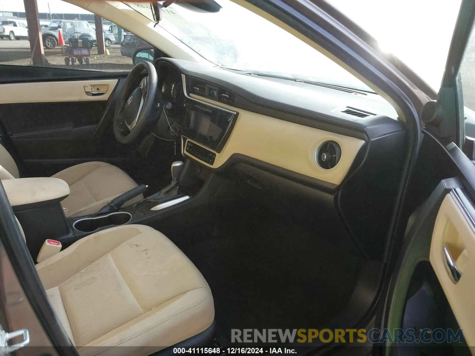 5 fotografías del automóvil dañado 5YFBURHE6KP931905 TOYOTA COROLLA 2019