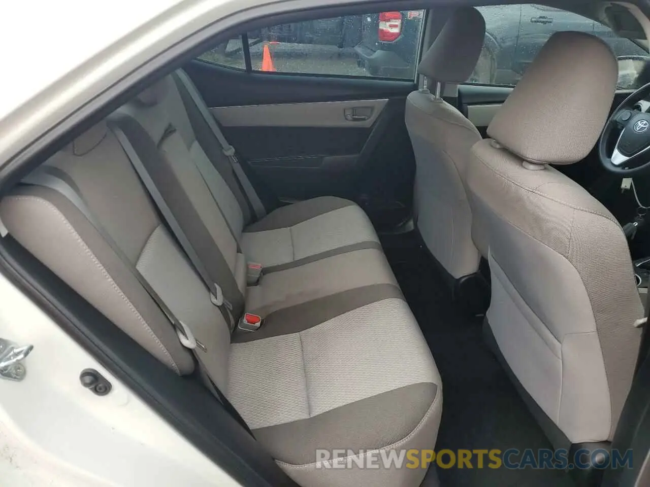 10 fotografías del automóvil dañado 5YFBURHE6KP935145 TOYOTA COROLLA 2019