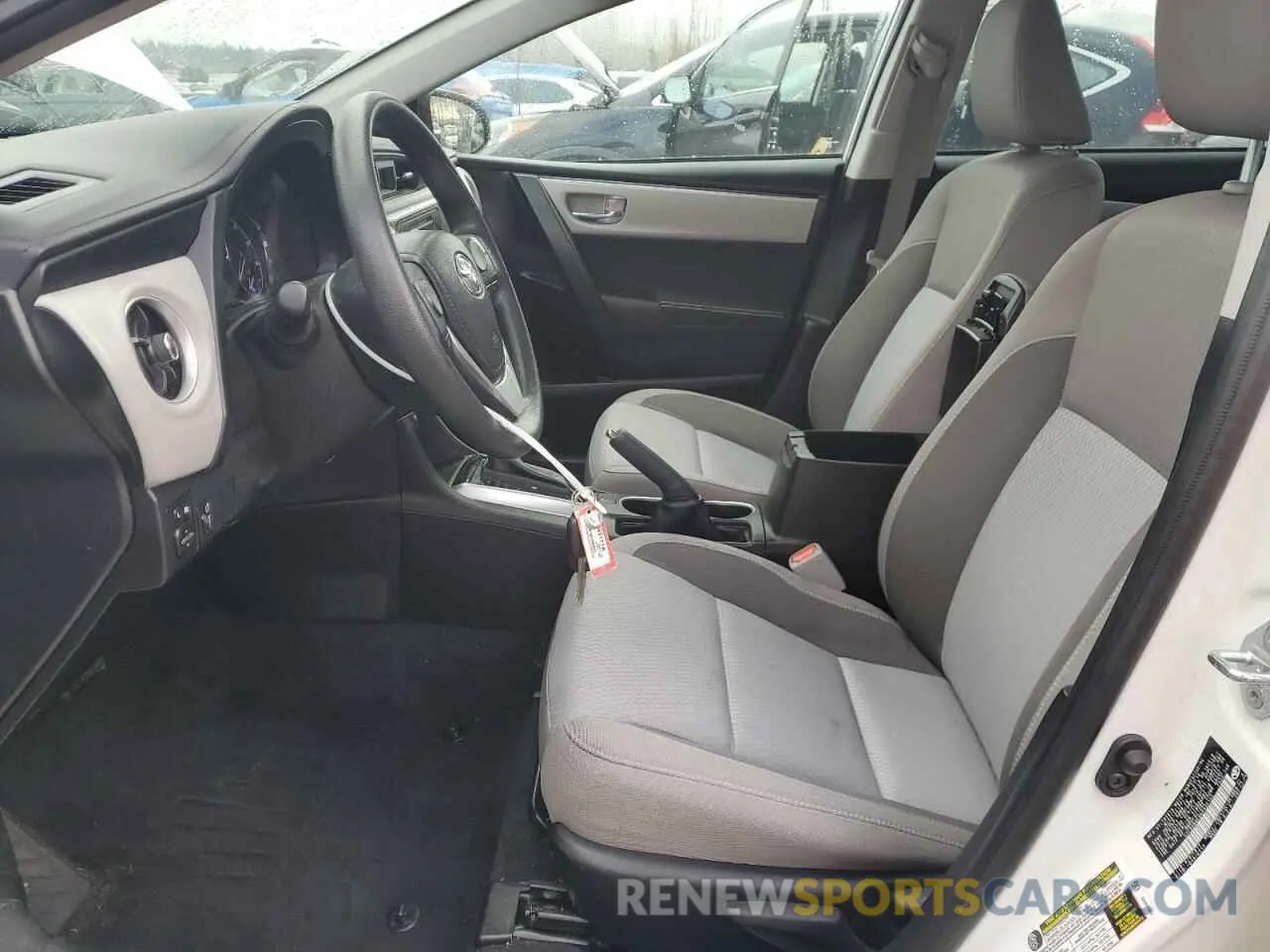7 fotografías del automóvil dañado 5YFBURHE6KP935145 TOYOTA COROLLA 2019