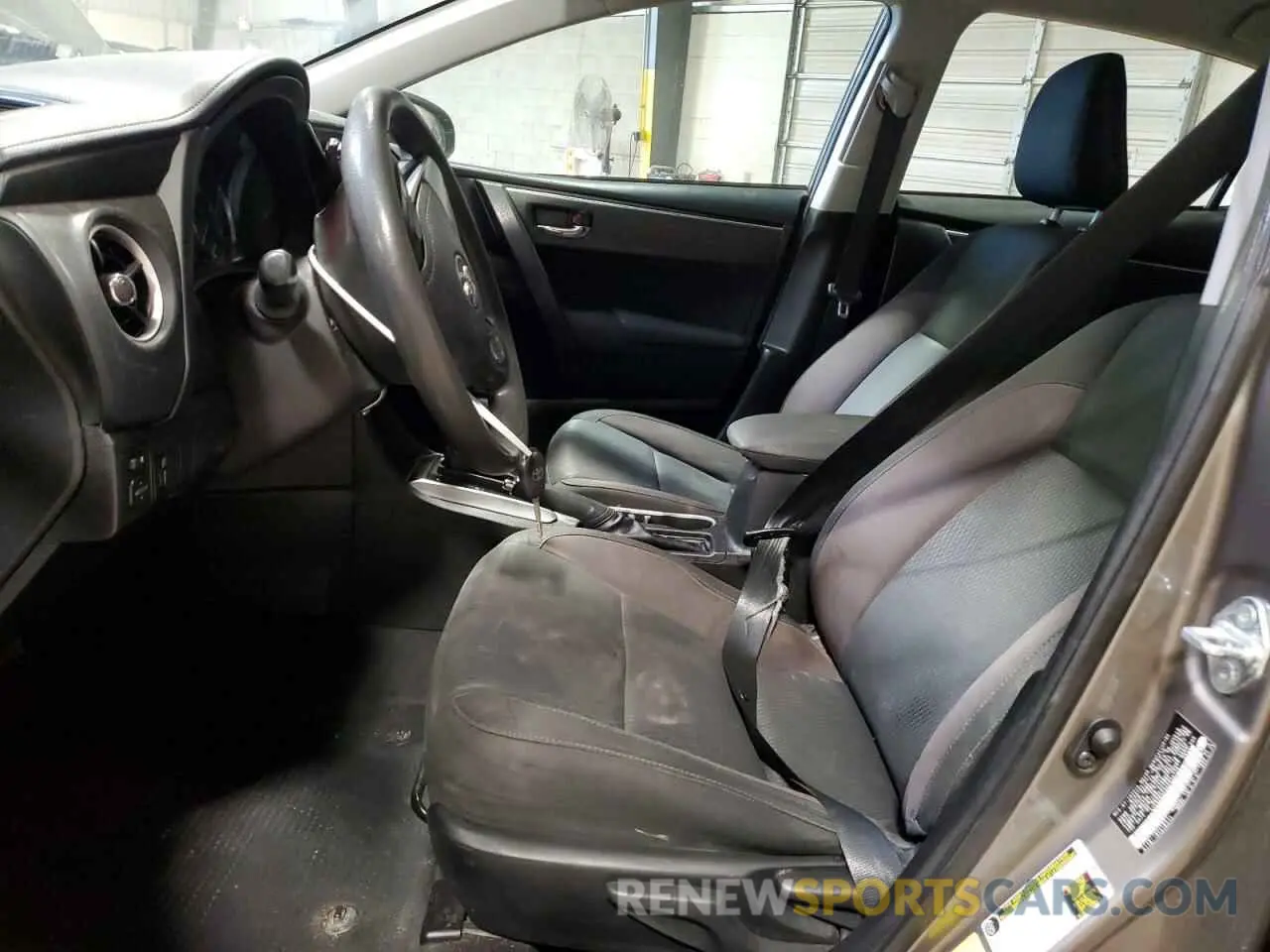 7 fotografías del automóvil dañado 5YFBURHE6KP938739 TOYOTA COROLLA 2019