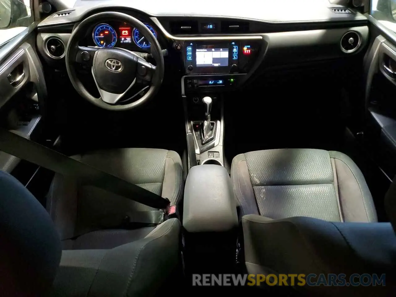 8 fotografías del automóvil dañado 5YFBURHE6KP938739 TOYOTA COROLLA 2019