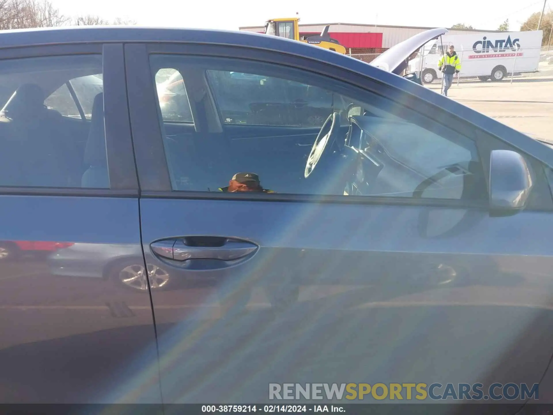 13 fotografías del automóvil dañado 5YFBURHE6KP939602 TOYOTA COROLLA 2019