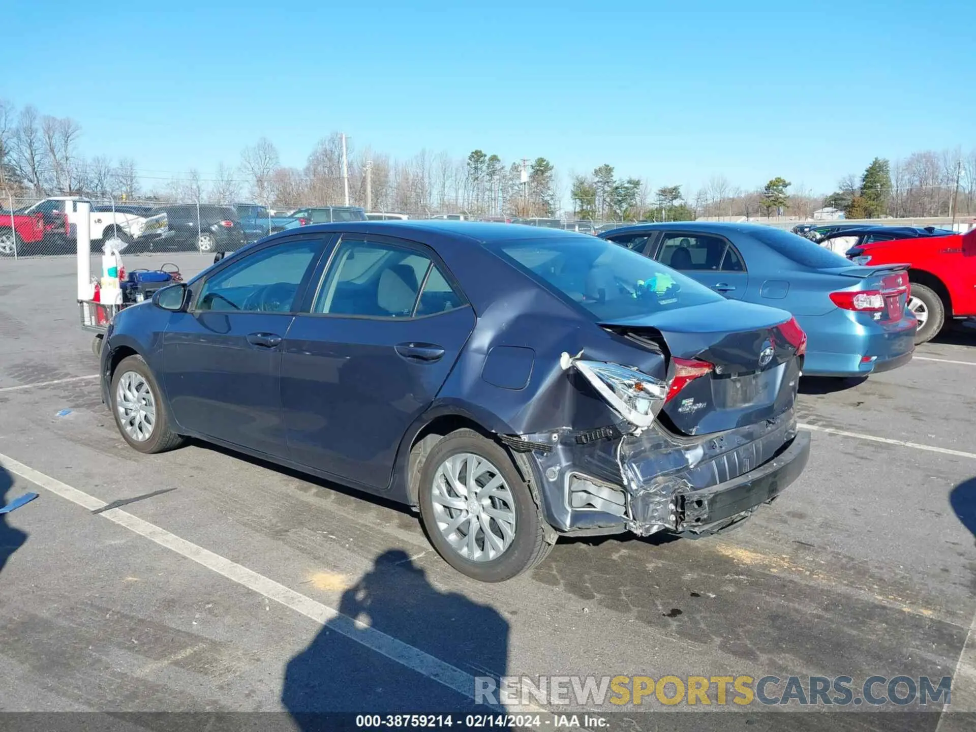 3 fotografías del automóvil dañado 5YFBURHE6KP939602 TOYOTA COROLLA 2019