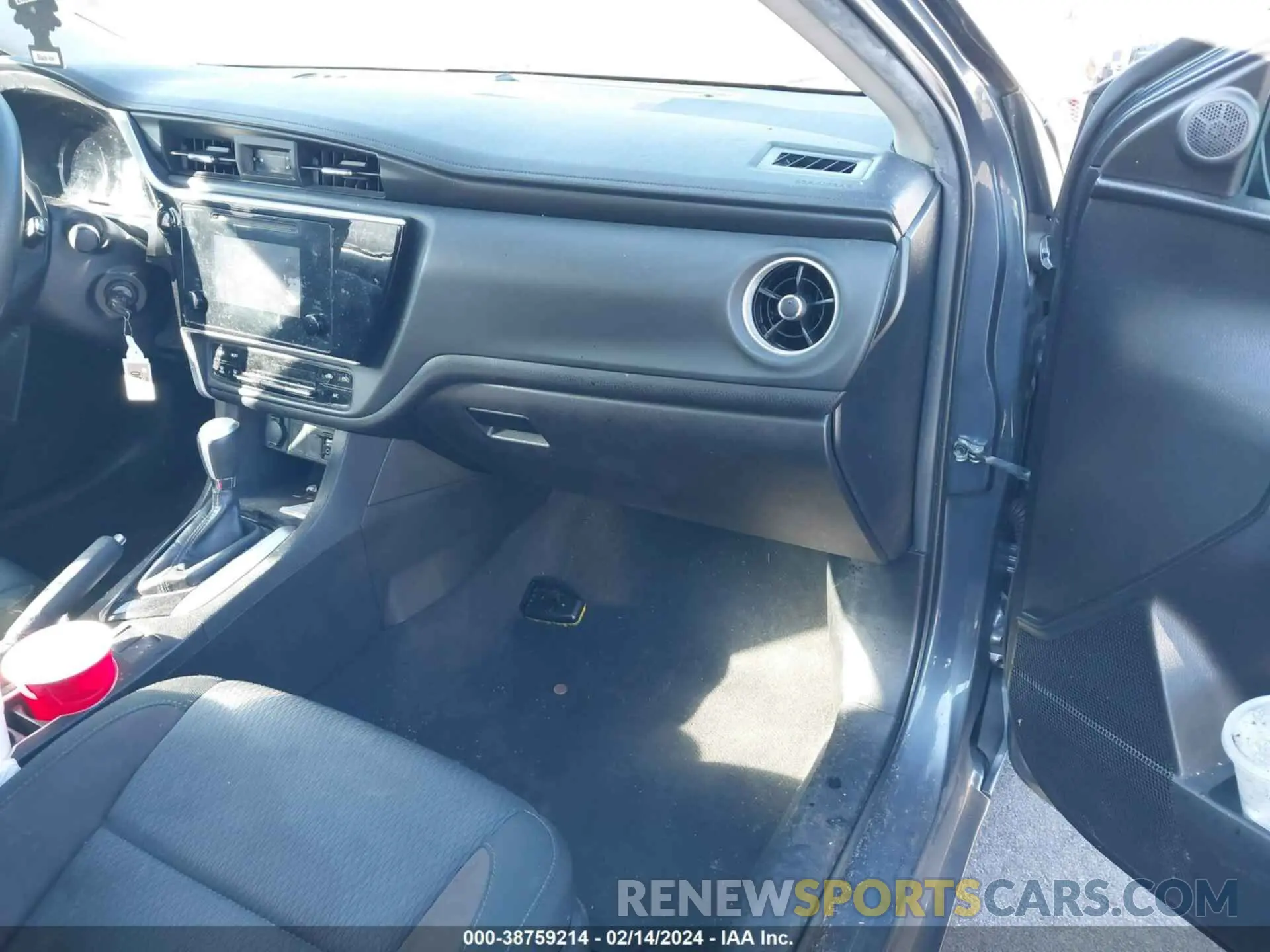 5 fotografías del automóvil dañado 5YFBURHE6KP939602 TOYOTA COROLLA 2019