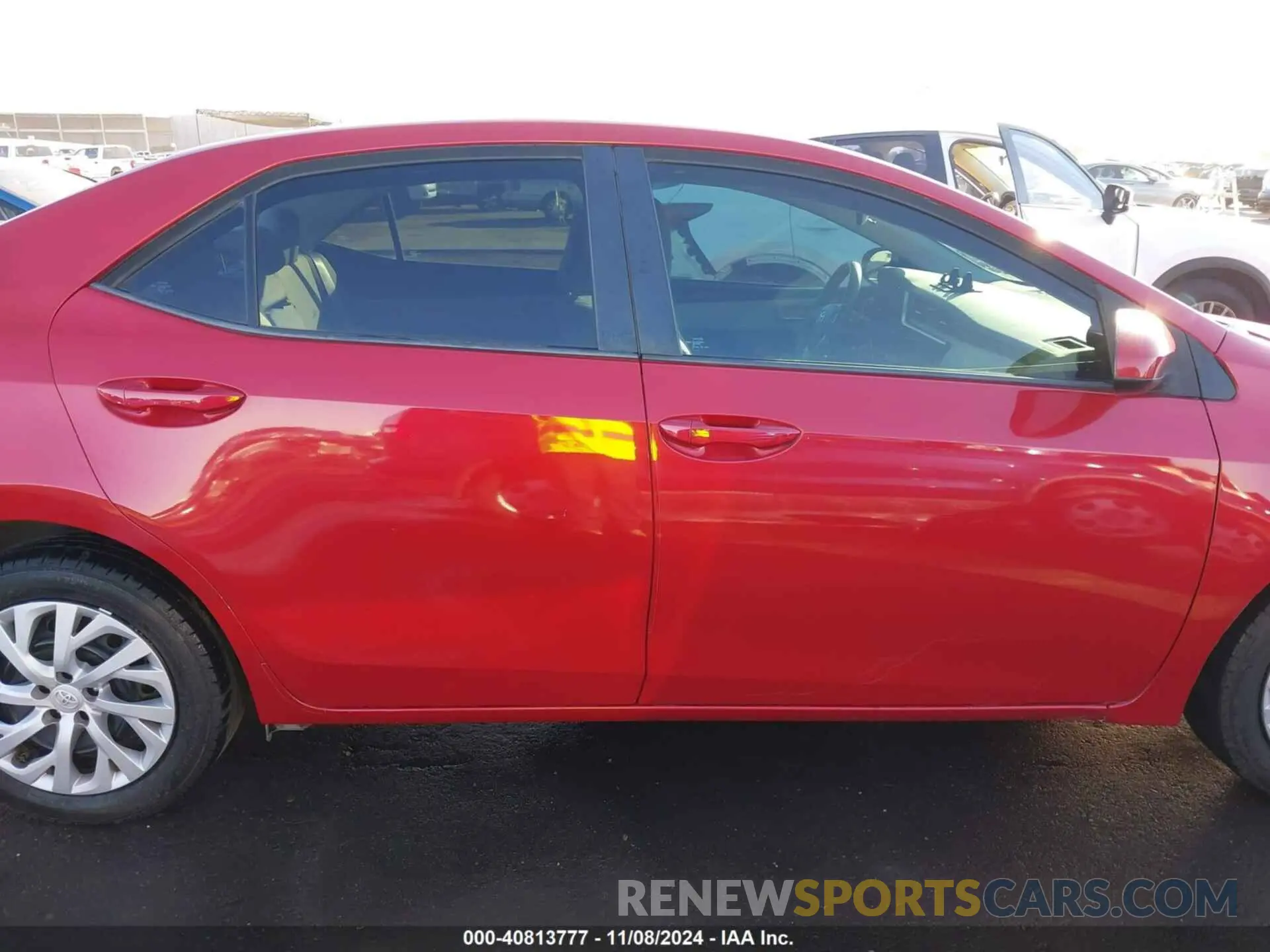 13 fotografías del automóvil dañado 5YFBURHE6KP942032 TOYOTA COROLLA 2019