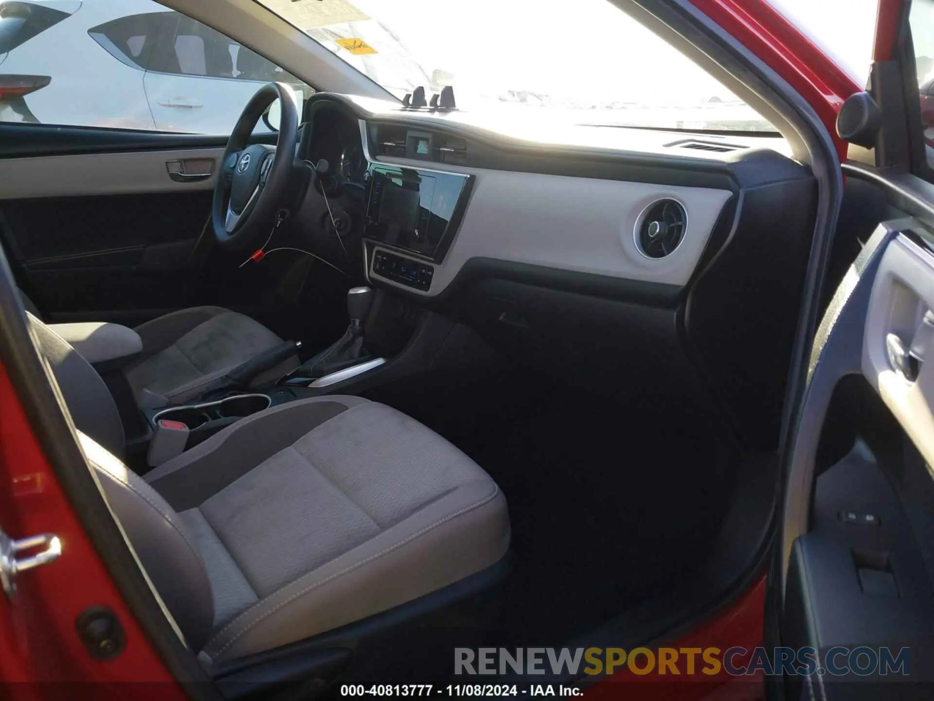 5 fotografías del automóvil dañado 5YFBURHE6KP942032 TOYOTA COROLLA 2019