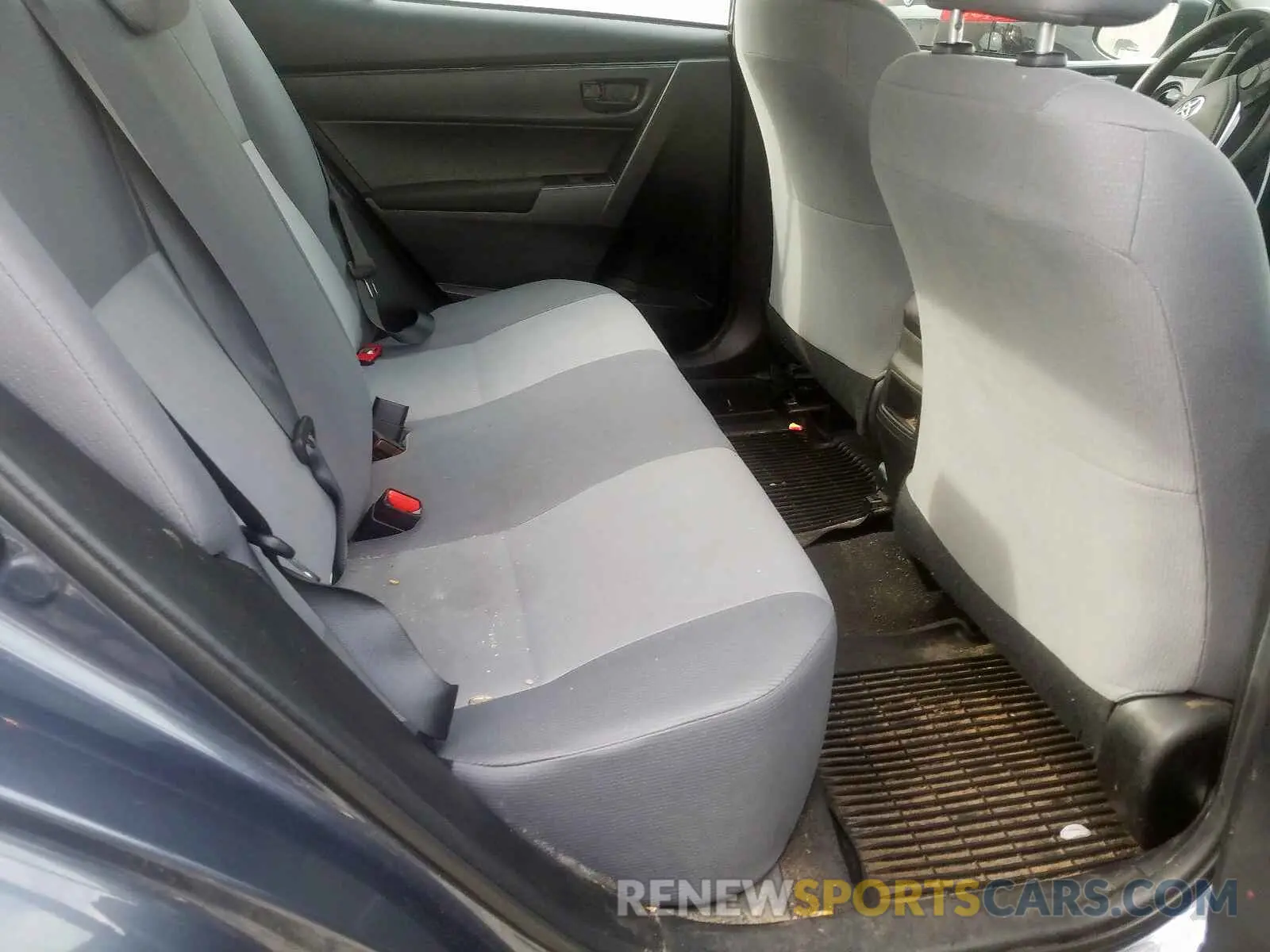6 fotografías del automóvil dañado 5YFBURHE6KP945481 TOYOTA COROLLA 2019