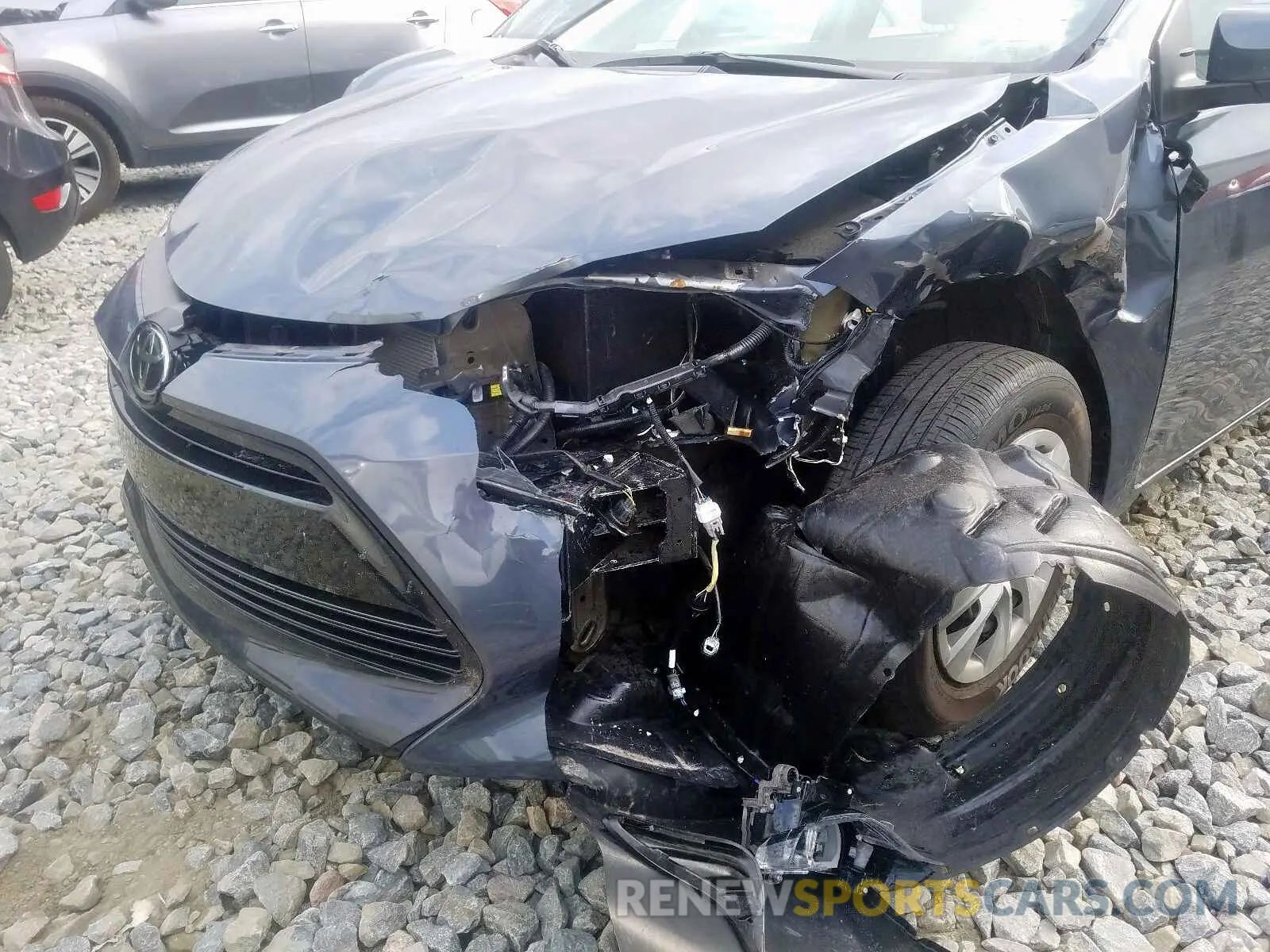 9 fotografías del automóvil dañado 5YFBURHE6KP945481 TOYOTA COROLLA 2019