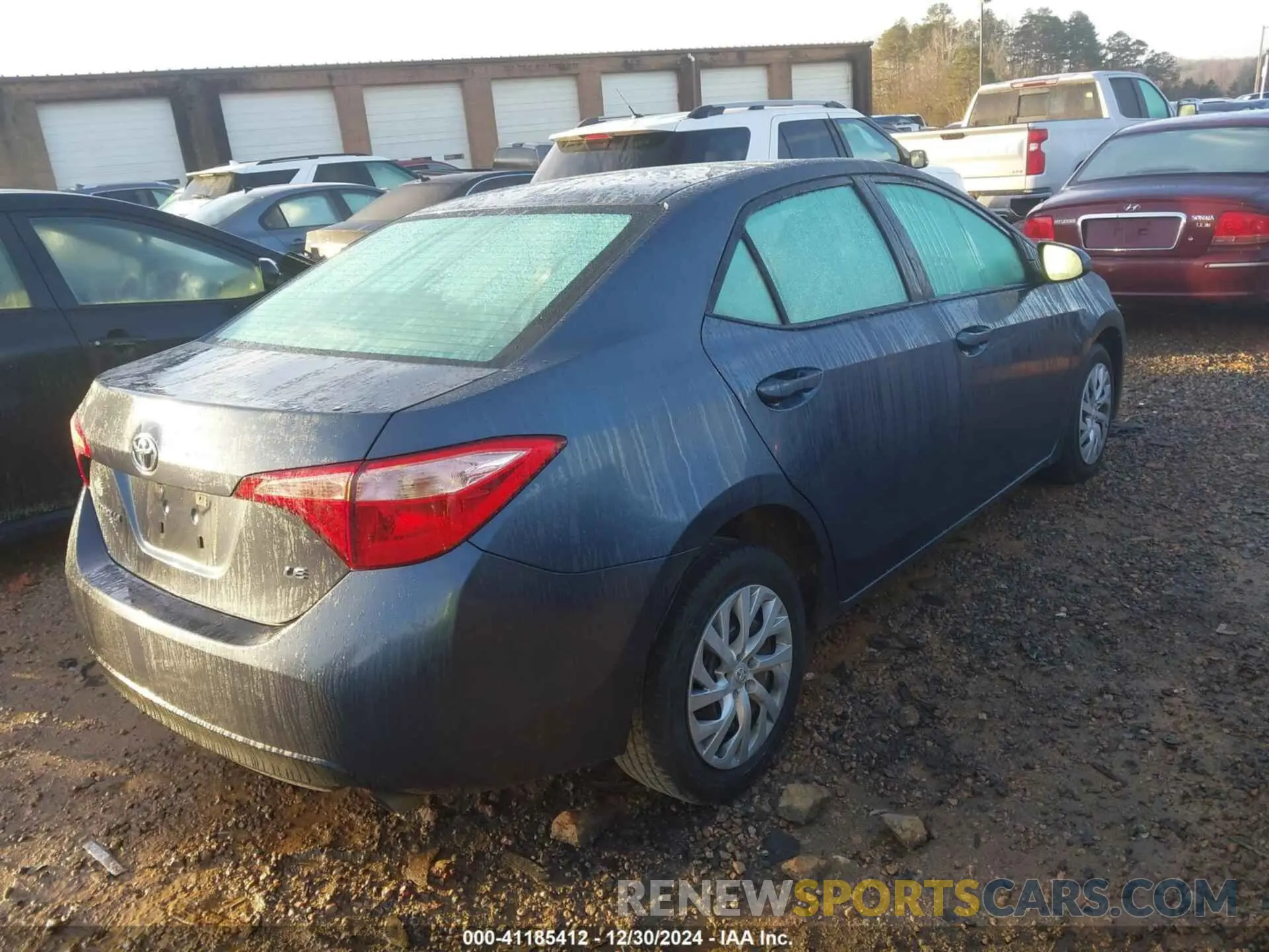 4 fotografías del automóvil dañado 5YFBURHE6KP946677 TOYOTA COROLLA 2019