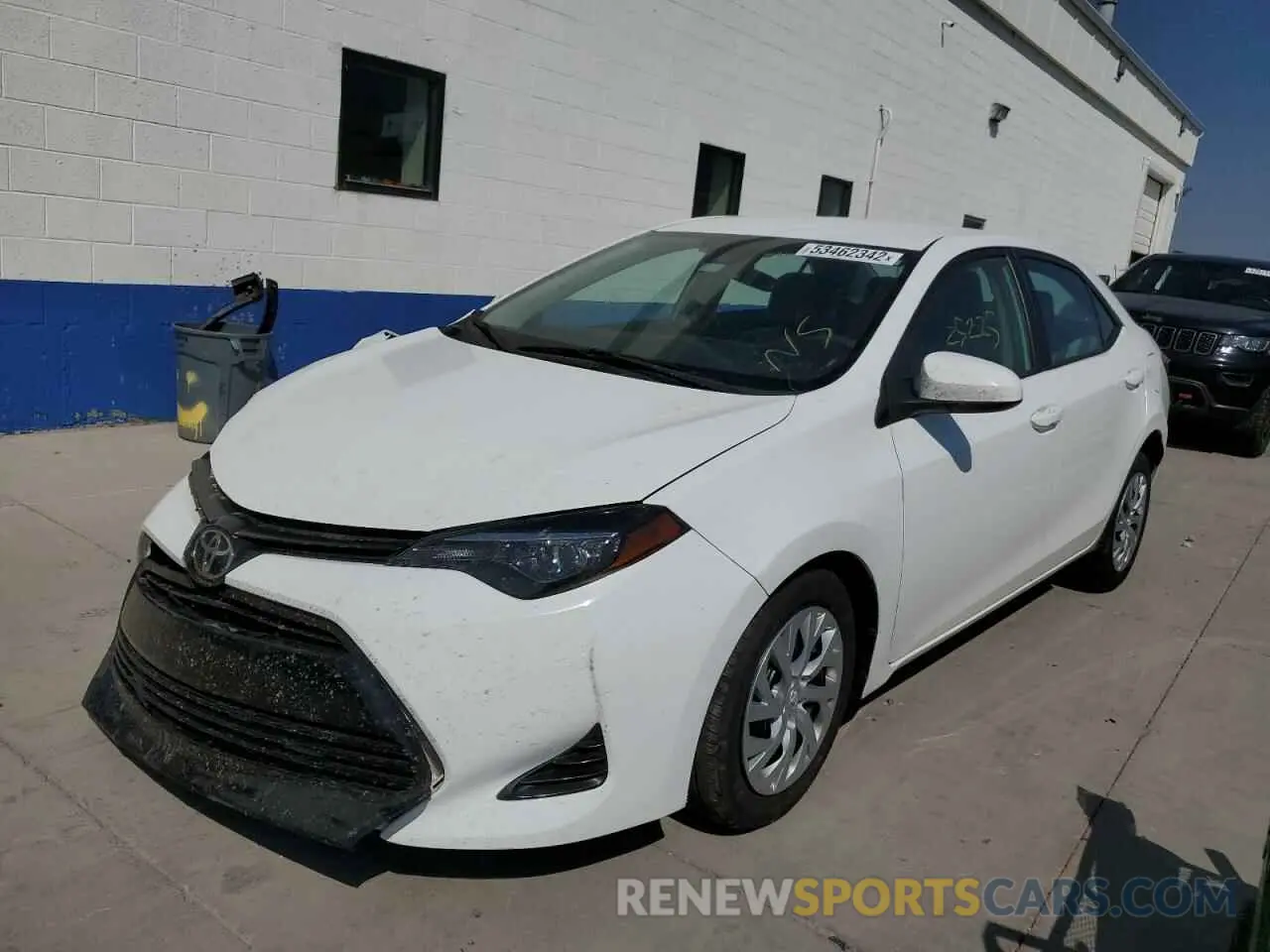 2 fotografías del automóvil dañado 5YFBURHE6KP947554 TOYOTA COROLLA 2019