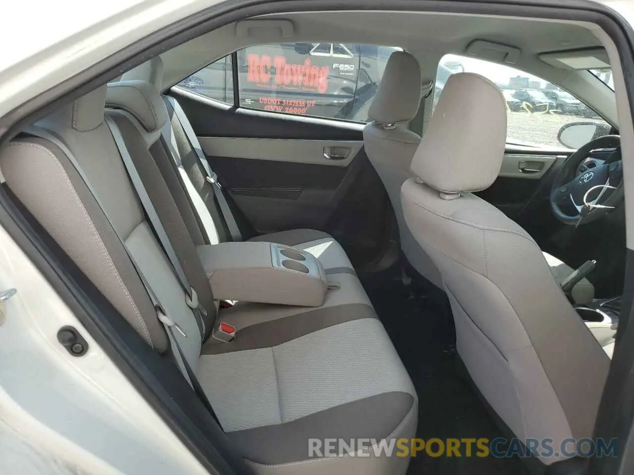6 fotografías del automóvil dañado 5YFBURHE6KP947554 TOYOTA COROLLA 2019