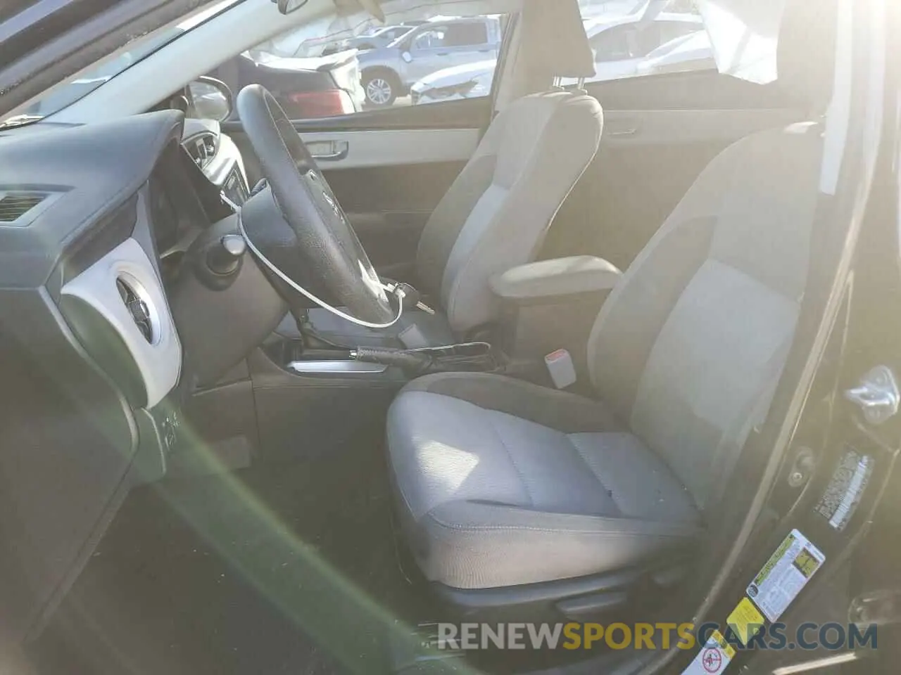 7 fotografías del automóvil dañado 5YFBURHE7KP859676 TOYOTA COROLLA 2019