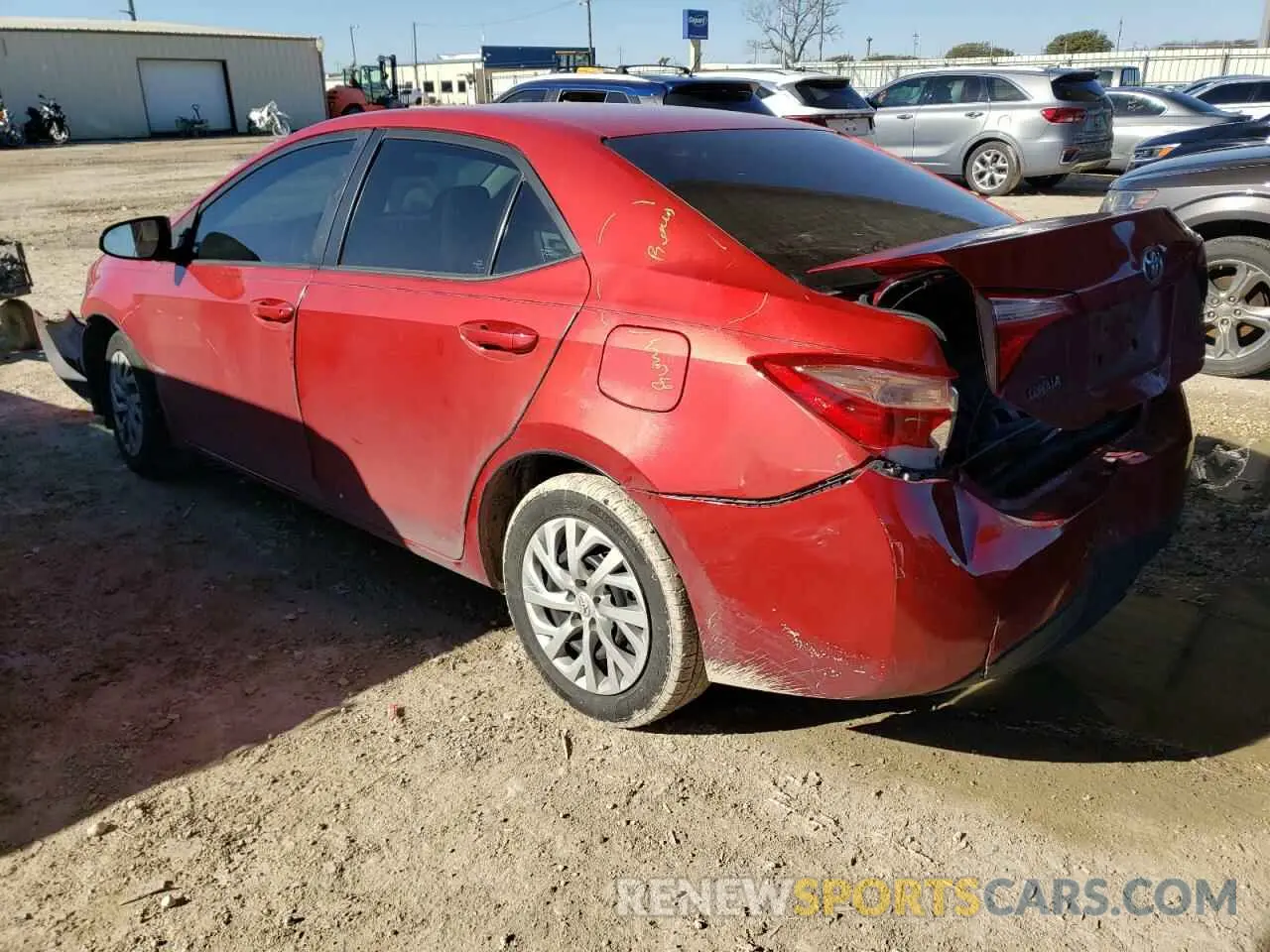 2 fotografías del automóvil dañado 5YFBURHE7KP860441 TOYOTA COROLLA 2019