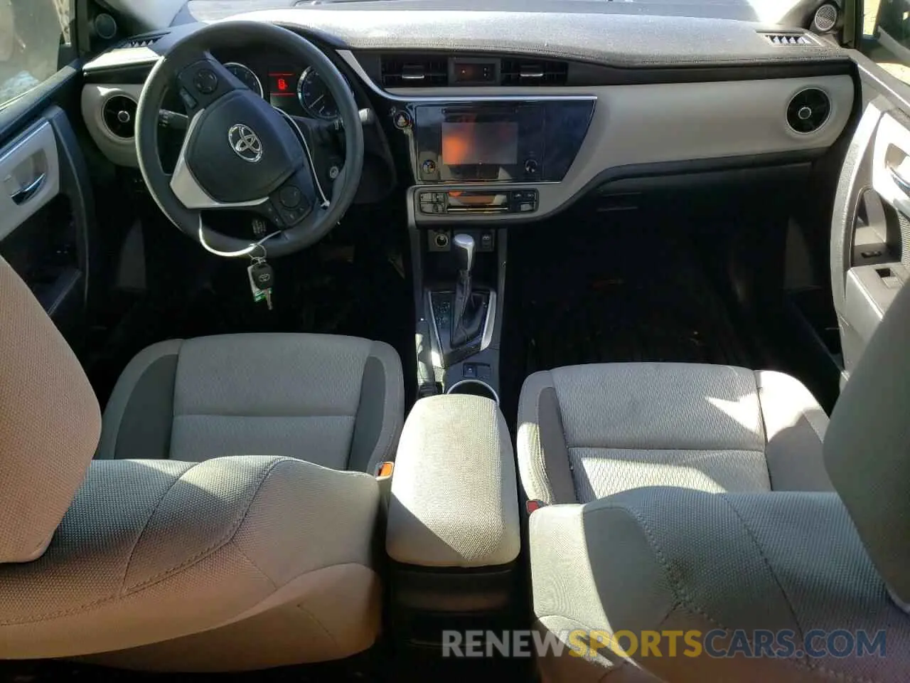 8 fotografías del automóvil dañado 5YFBURHE7KP860441 TOYOTA COROLLA 2019