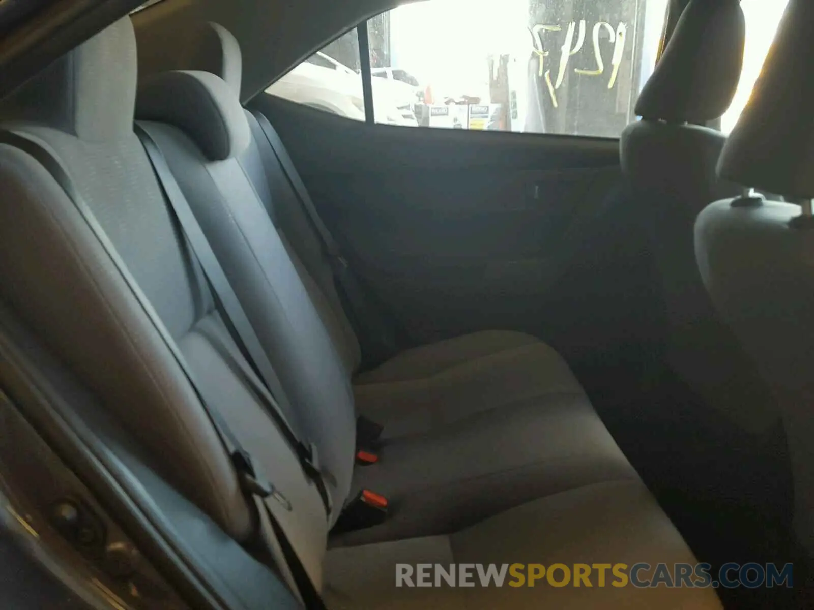 6 fotografías del automóvil dañado 5YFBURHE7KP863324 TOYOTA COROLLA 2019