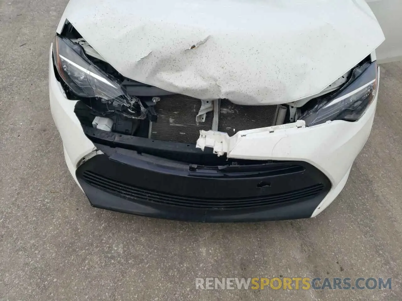 11 fotografías del automóvil dañado 5YFBURHE7KP863520 TOYOTA COROLLA 2019