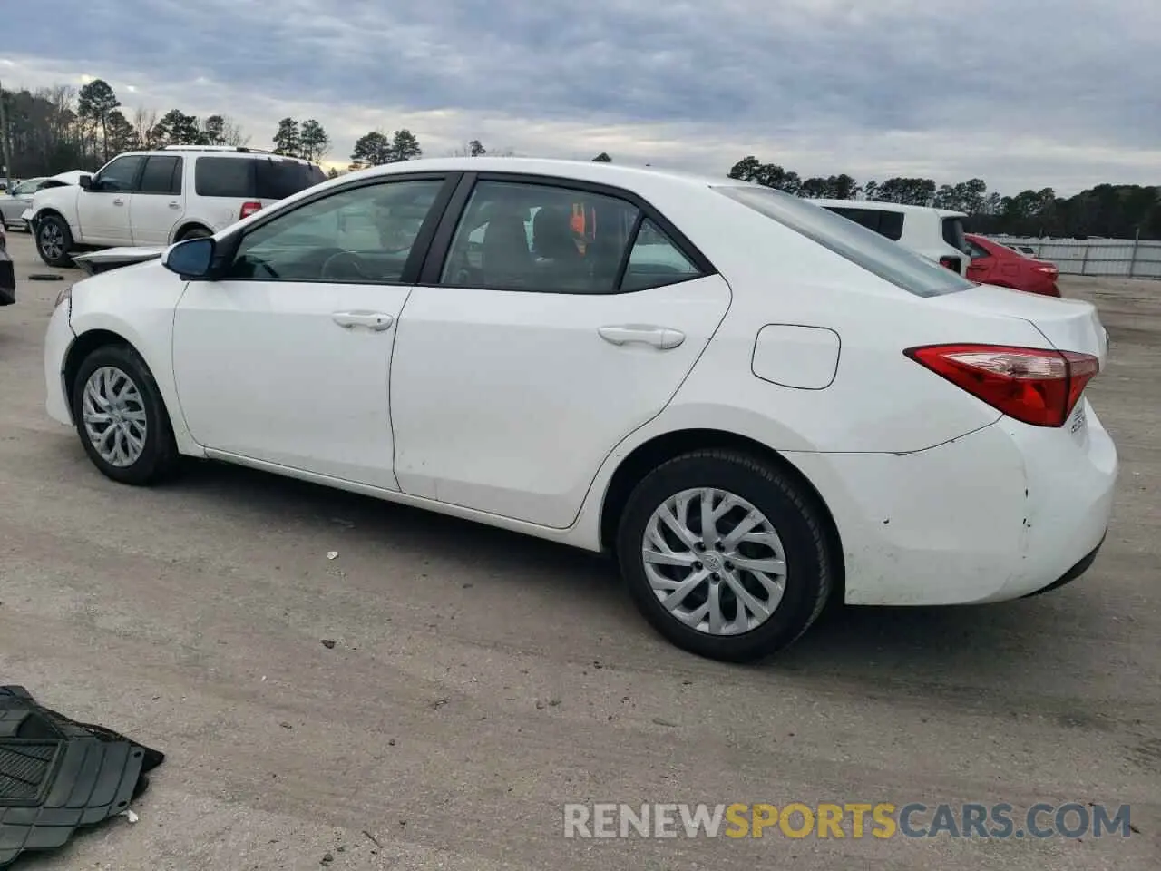 2 fotografías del automóvil dañado 5YFBURHE7KP863520 TOYOTA COROLLA 2019