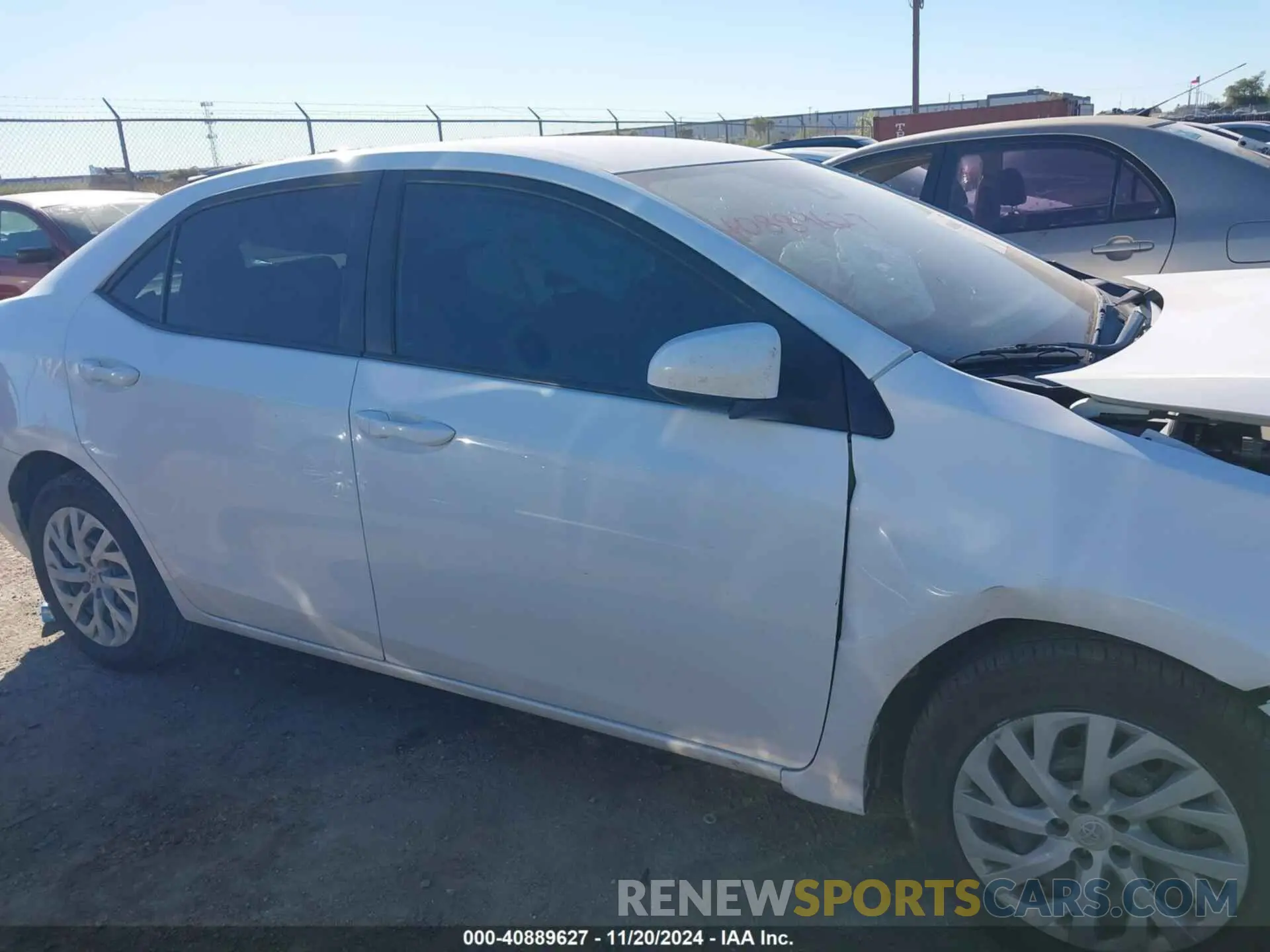 13 fotografías del automóvil dañado 5YFBURHE7KP875277 TOYOTA COROLLA 2019