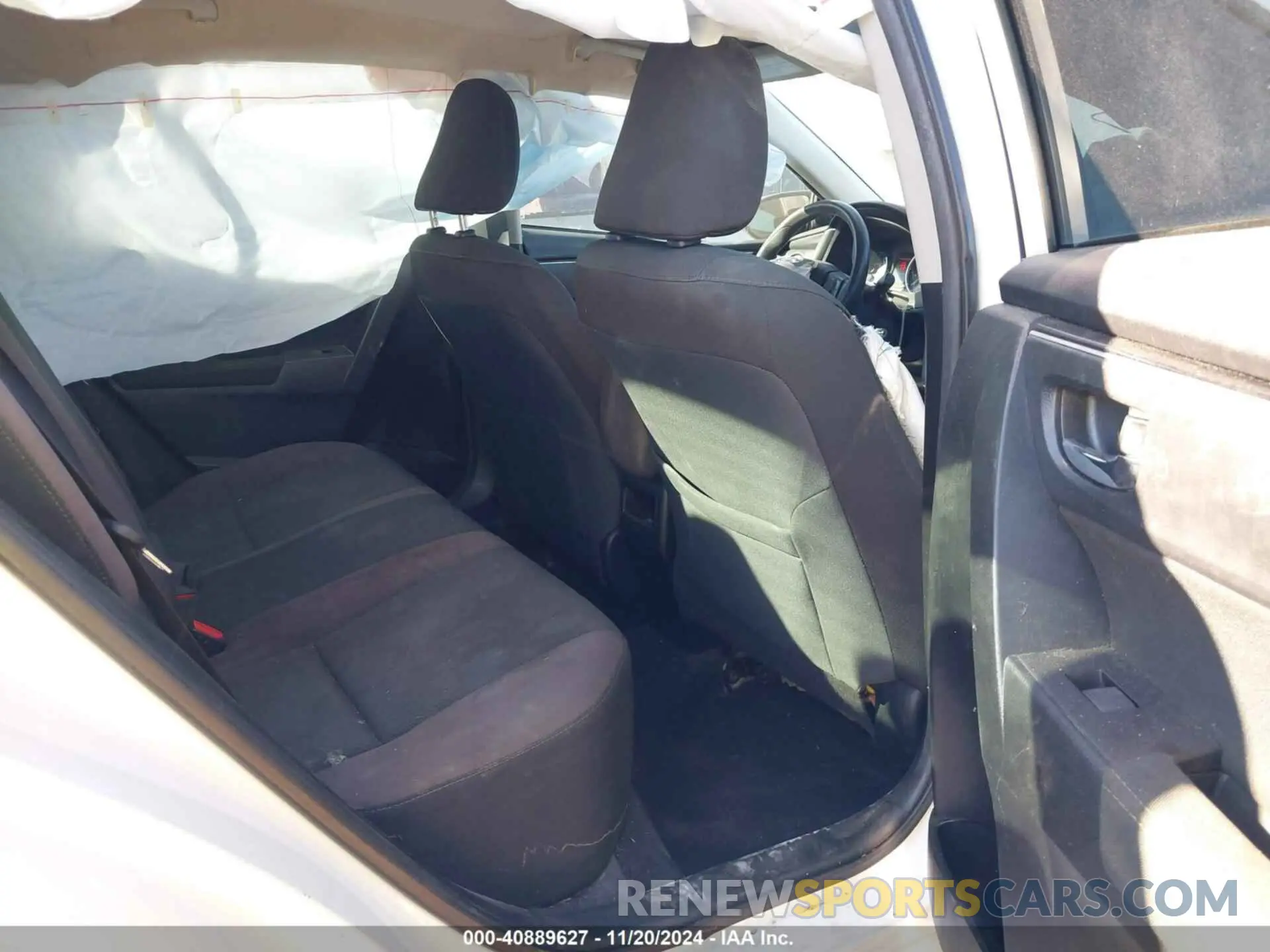 8 fotografías del automóvil dañado 5YFBURHE7KP875277 TOYOTA COROLLA 2019