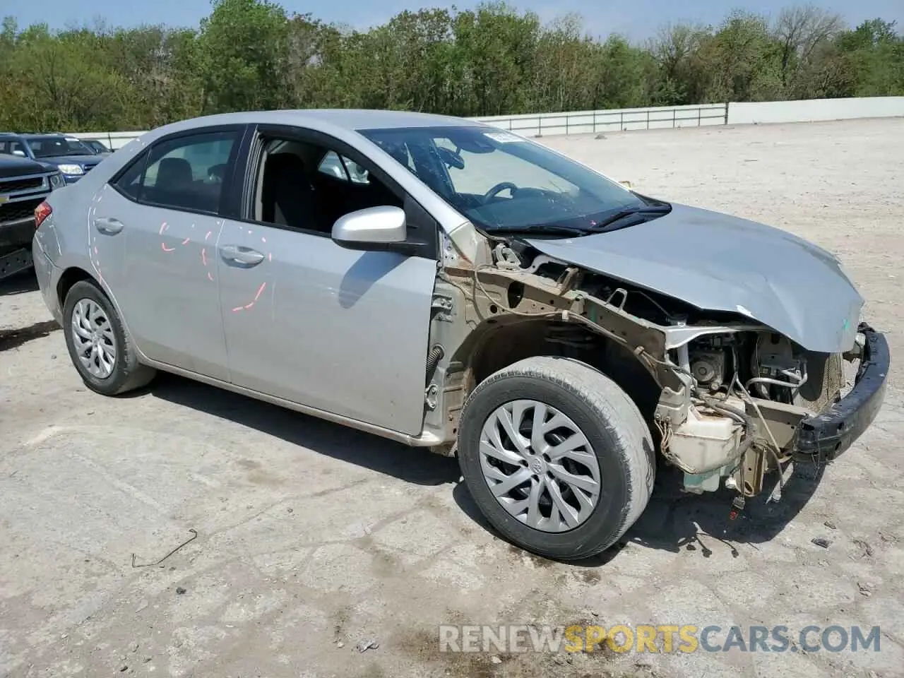4 fotografías del automóvil dañado 5YFBURHE7KP876655 TOYOTA COROLLA 2019