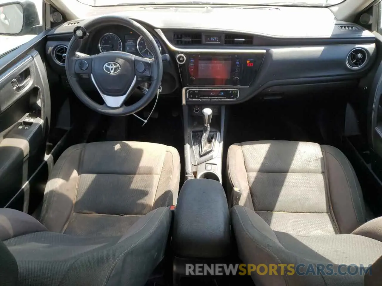 8 fotografías del automóvil dañado 5YFBURHE7KP876655 TOYOTA COROLLA 2019