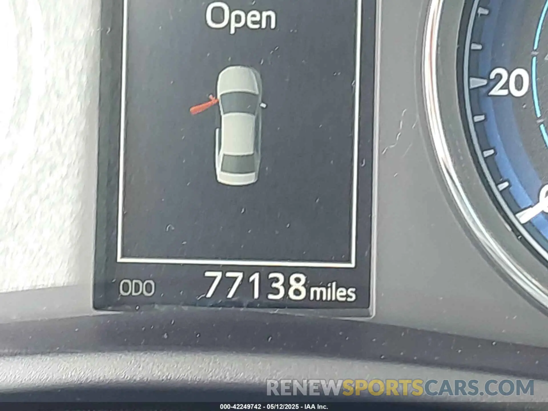 16 fotografías del automóvil dañado 5YFBURHE7KP879801 TOYOTA COROLLA 2019