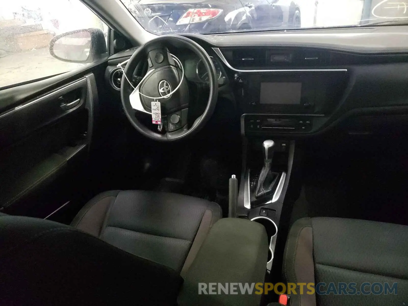9 fotografías del automóvil dañado 5YFBURHE7KP892662 TOYOTA COROLLA 2019